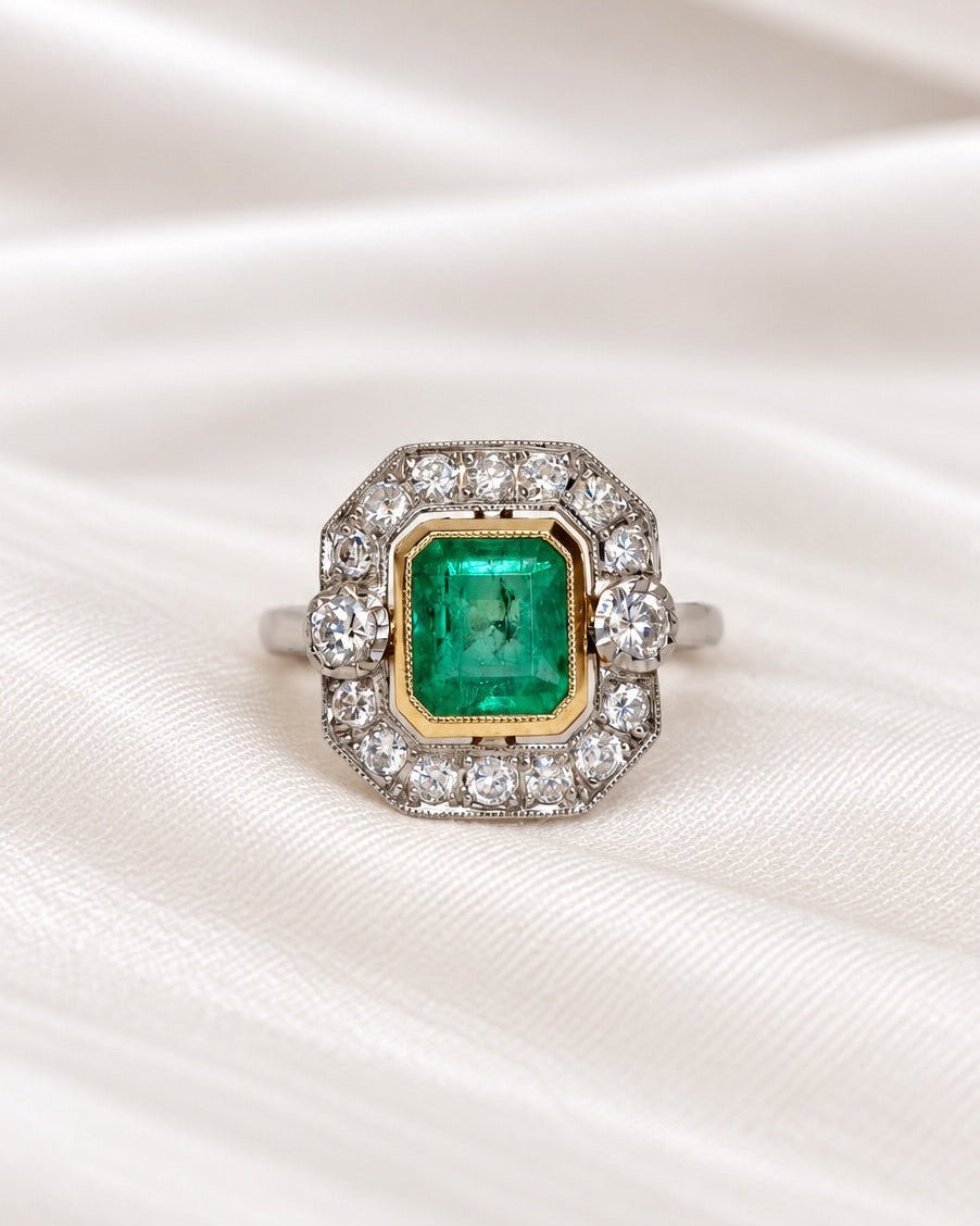 Bague Style Art-Déco Émeraude 1.96 carat &amp; Diamants 0.88 carat "Audrey" - Elliade Paris