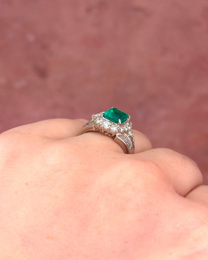 Bague Style Art-Déco Émeraude de Colombie 1.50 carat &amp; Diamants 0.73 carat 6.52g "Béatrice" - Elliade Paris
