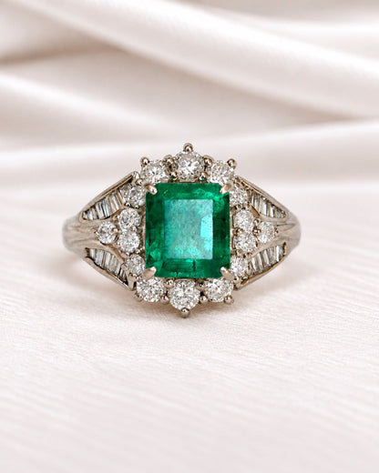 Bague Style Art-Déco Émeraude de Colombie 1.50 carat &amp; Diamants 0.73 carat 6.52g "Béatrice" - Elliade Paris
