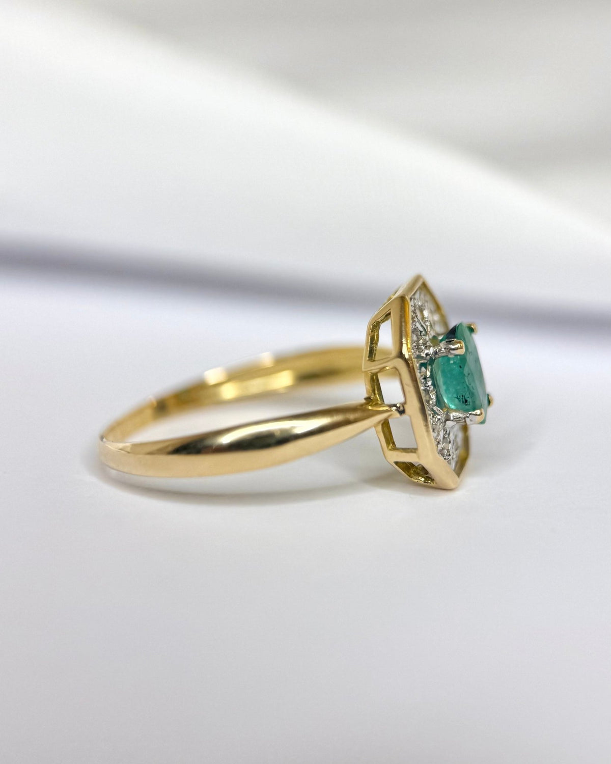 Bague Style Art-Déco Émeraude &amp; Diamants "Elora" - Elliade Paris