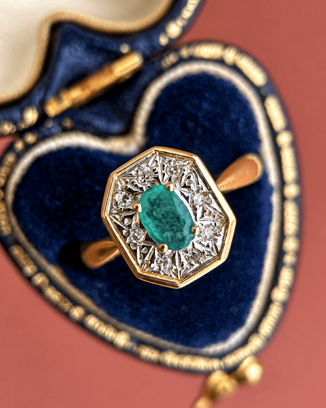 Bague Style Art-Déco Émeraude &amp; Diamants "Elora" - Elliade Paris