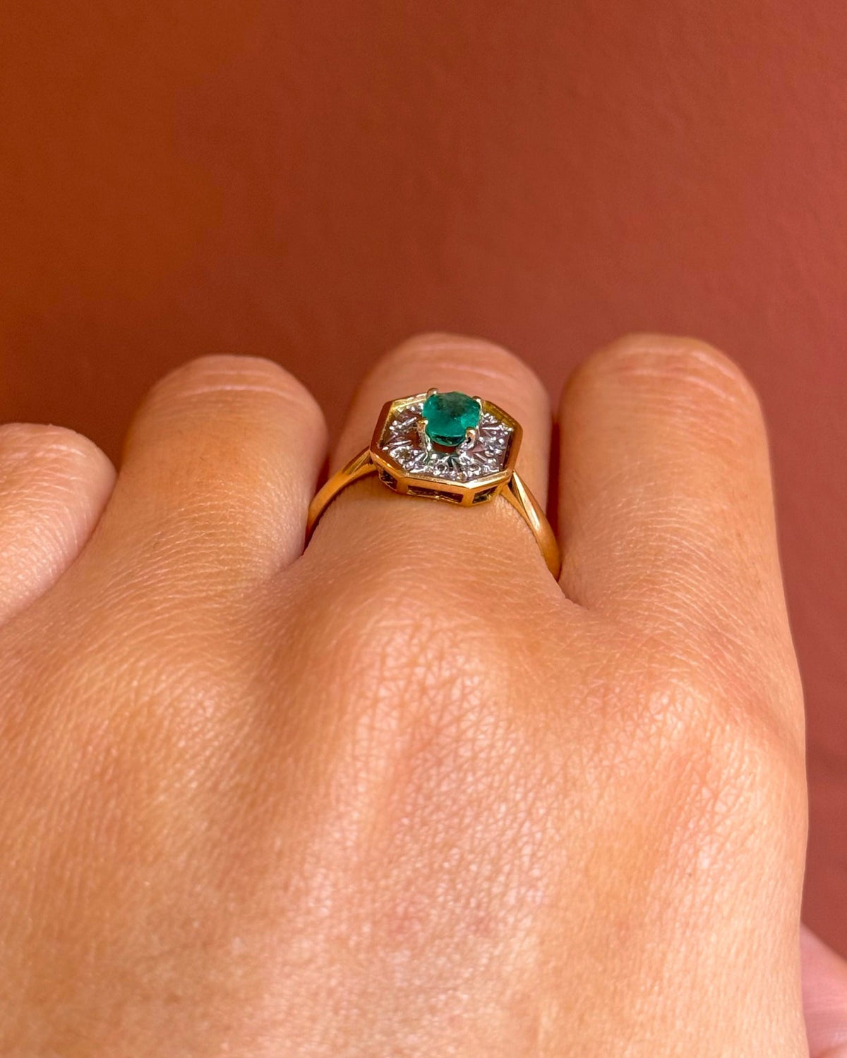 Bague Style Art-Déco Émeraude &amp; Diamants "Elora" - Elliade Paris