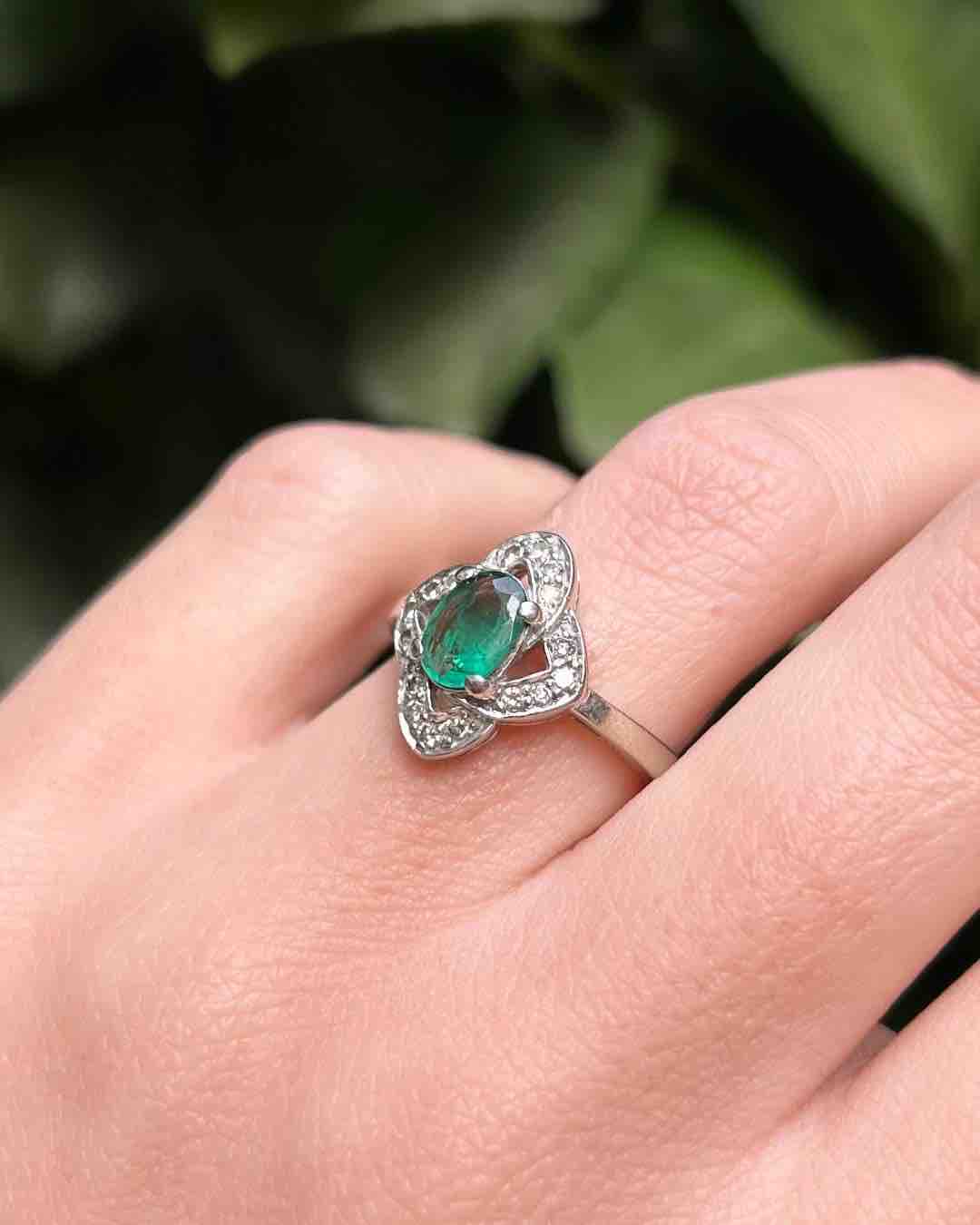 Bague Style Art - Déco Émeraude &amp; Diamants "Fanny" - Elliade Paris