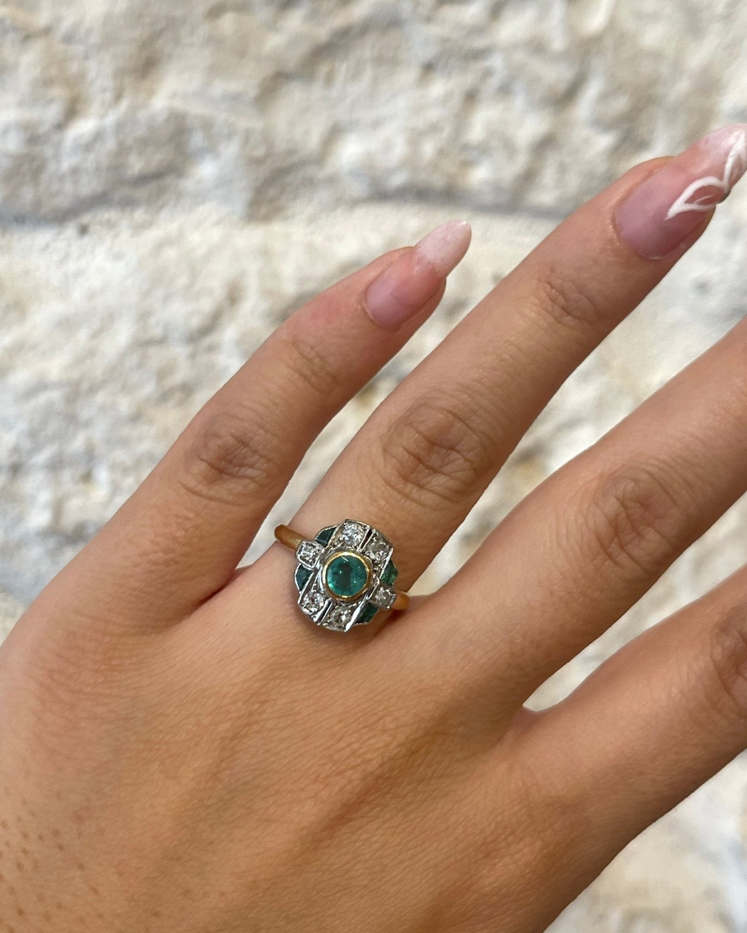 Bague Style Art Deco Émeraude &amp; Diamants &quot;Jane&quot; - Elliade Paris