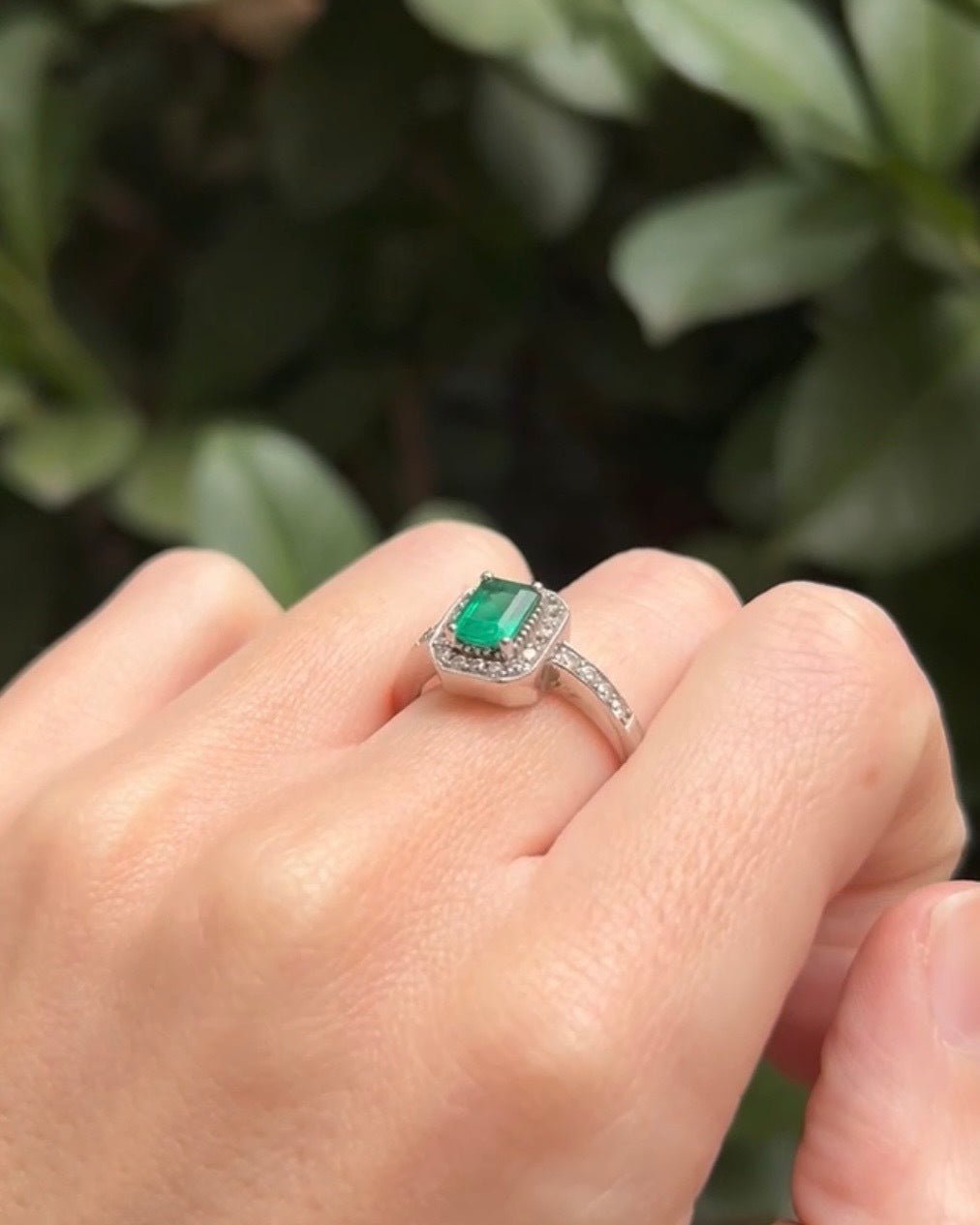 Bague Style Art - Déco Emeraude &amp; Diamants "Kelly" - Elliade Paris
