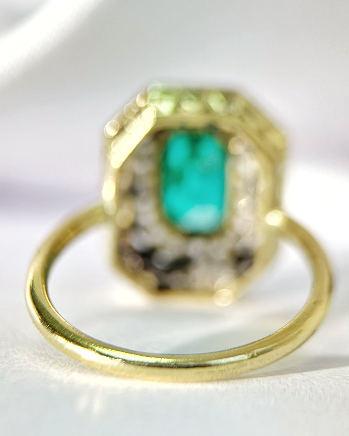 Bague Style Art-Déco Émeraude &amp; Diamants "Lynsey" - Elliade Paris