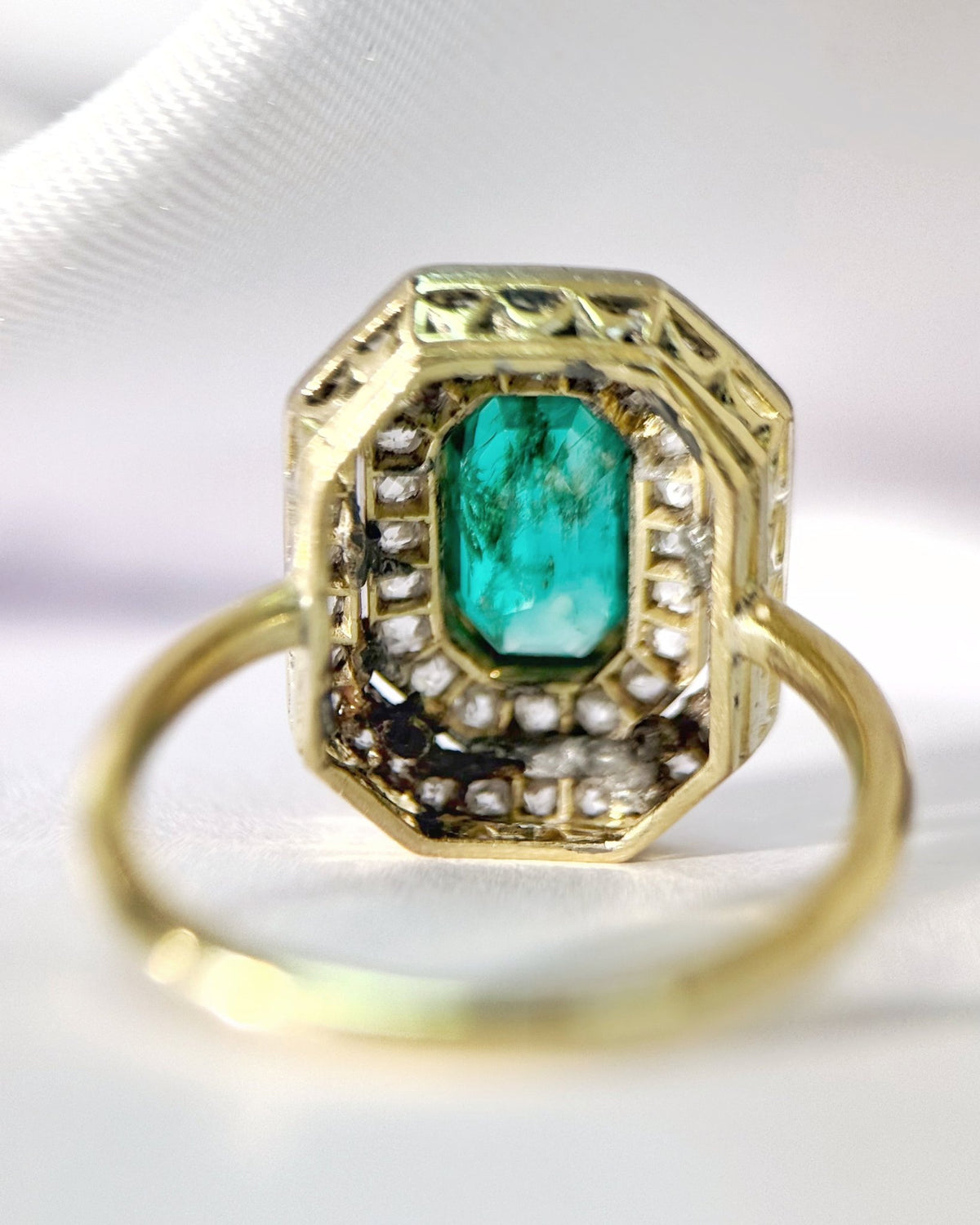 Bague Style Art-Déco Émeraude &amp; Diamants "Lynsey" - Elliade Paris