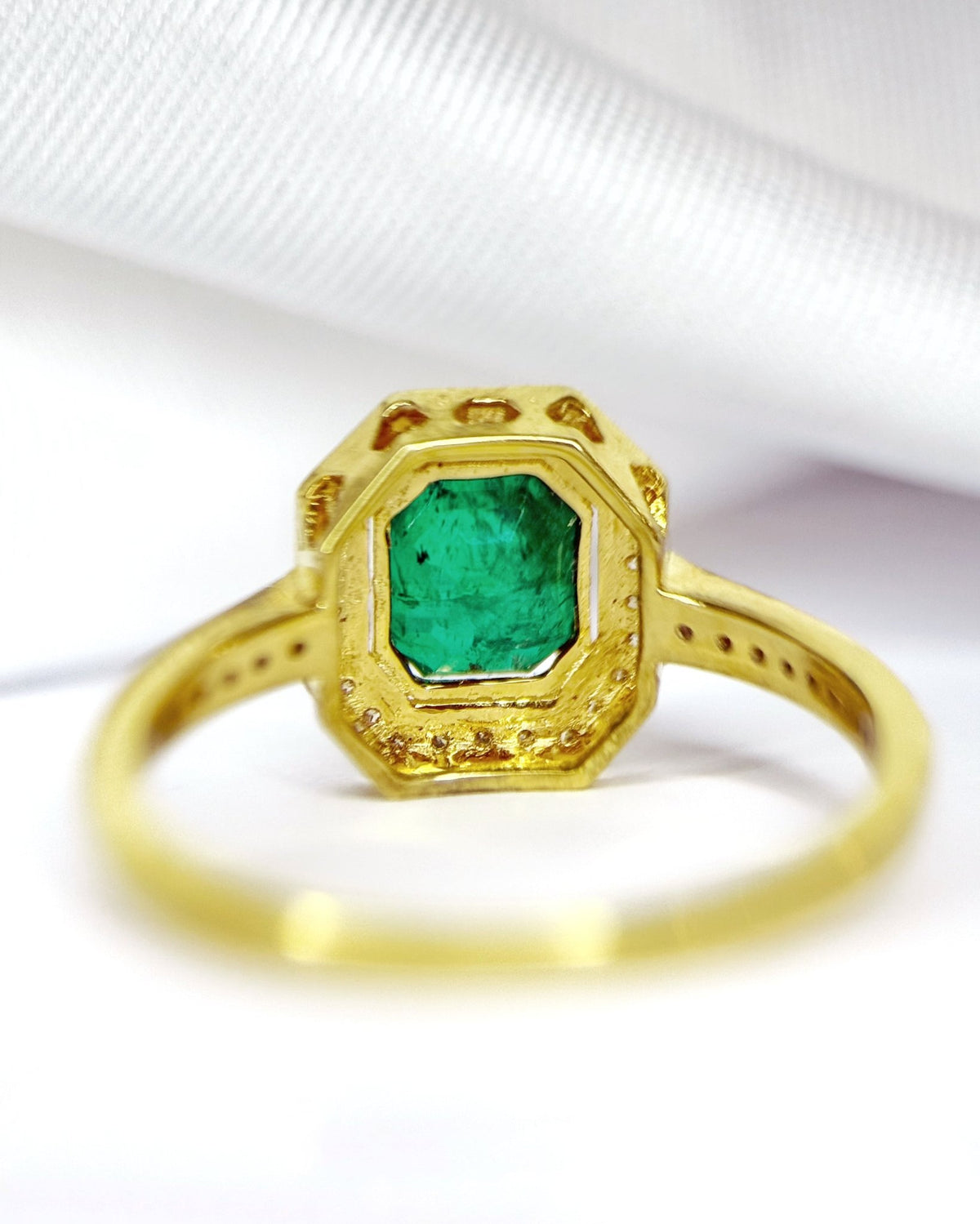 Bague Style Art-Déco Émeraude &amp; Diamants "Rémi" - Elliade Paris