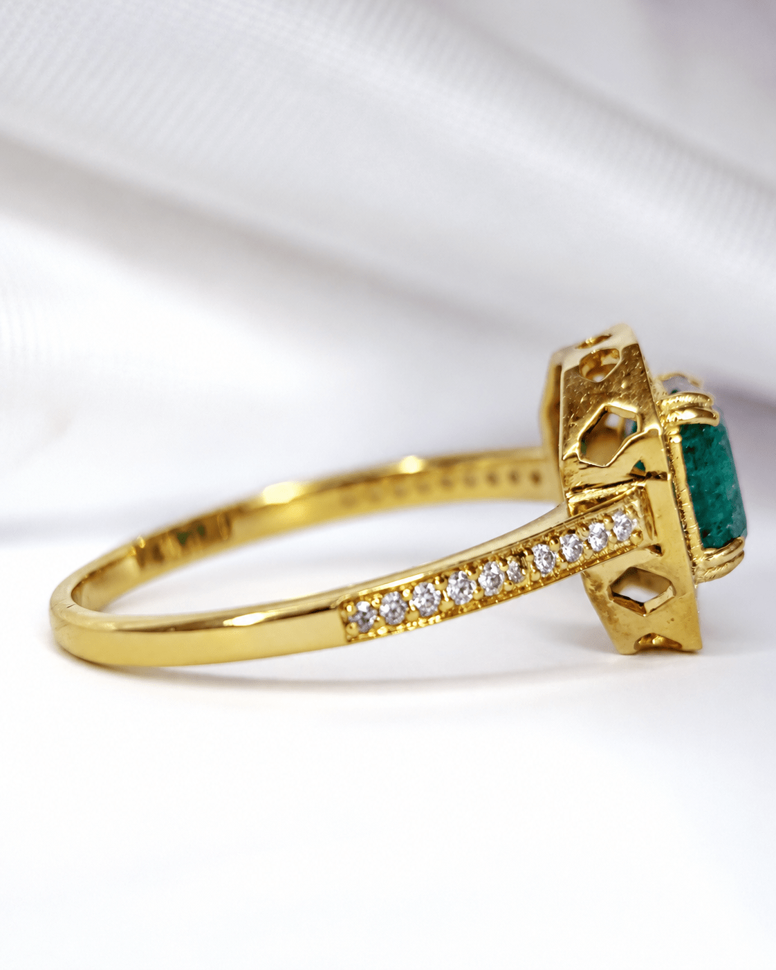 Bague Style Art-Déco Émeraude &amp; Diamants "Rémi" - Elliade Paris