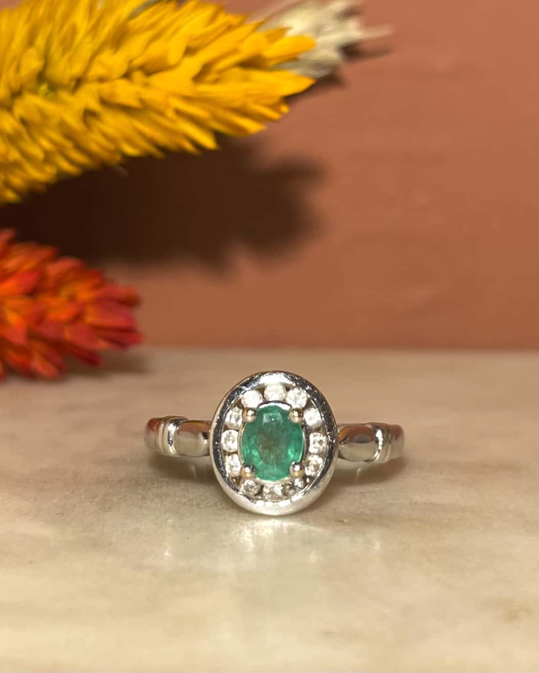 Bague Style Art - Déco Emeraude &amp; Diamants "Renée" - Elliade Paris
