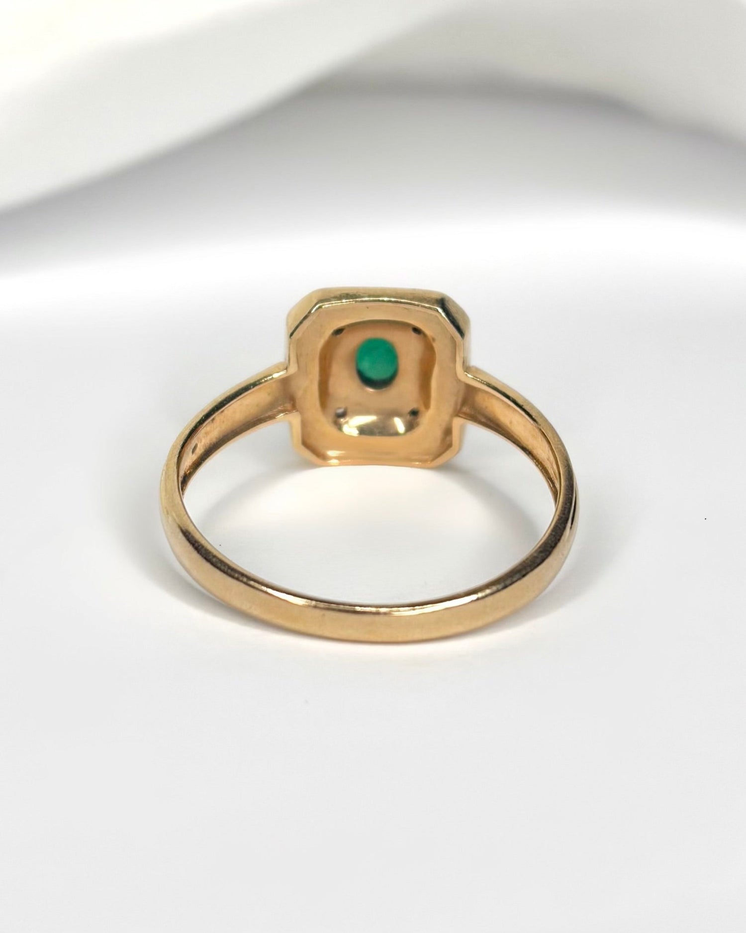 Bague Style Art - Déco Émeraude &amp; Diamants "Roberta" - Elliade Paris