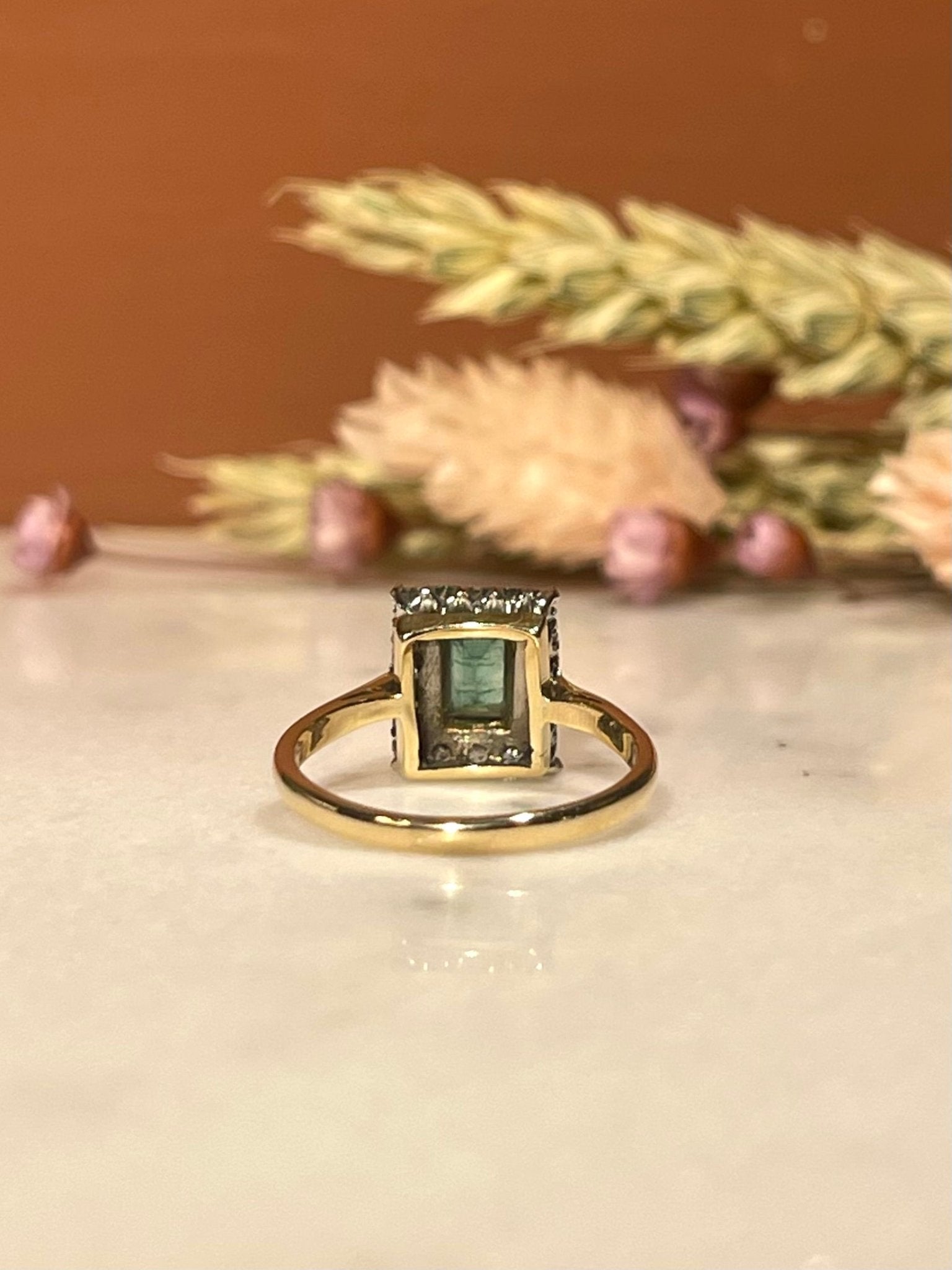 Bague Style Art - Déco émeraude &amp; Diamants "Sirine" - Elliade Paris
