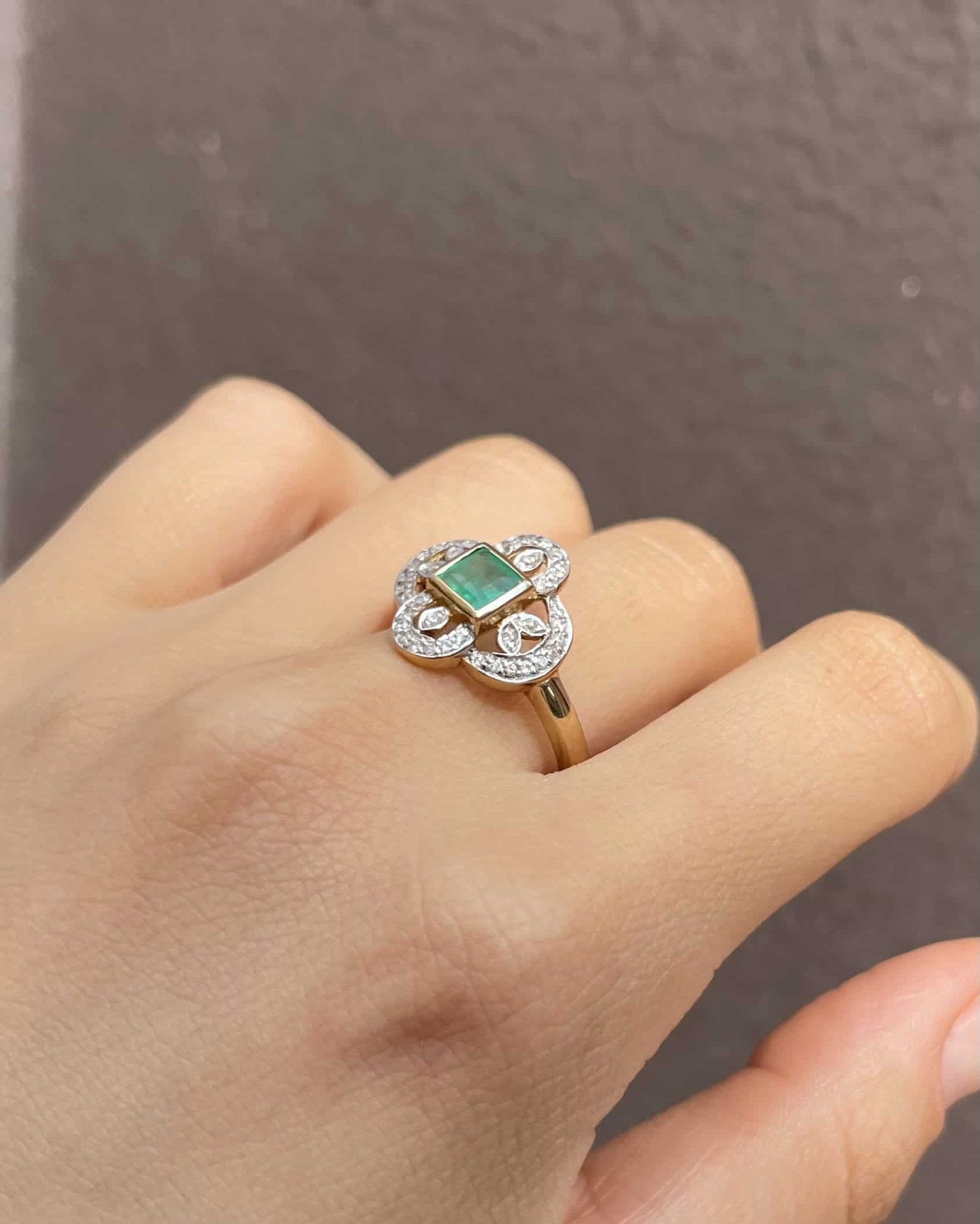 Bague Style Art - Déco Emeraude &amp; Diamants "Soline" - Elliade Paris