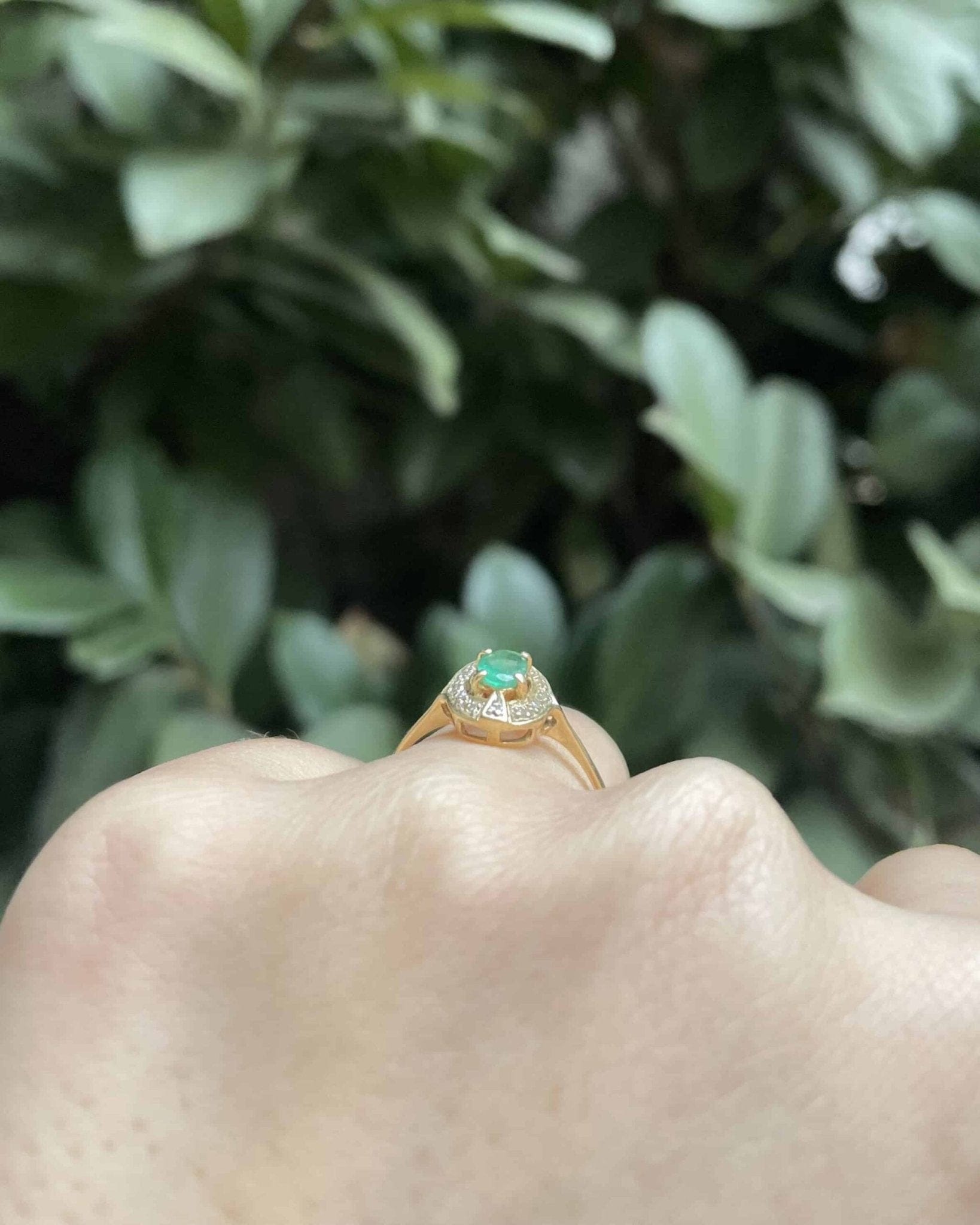 Bague Style Art - Déco Émeraude &amp; Diamants "Victorya" - Elliade Paris
