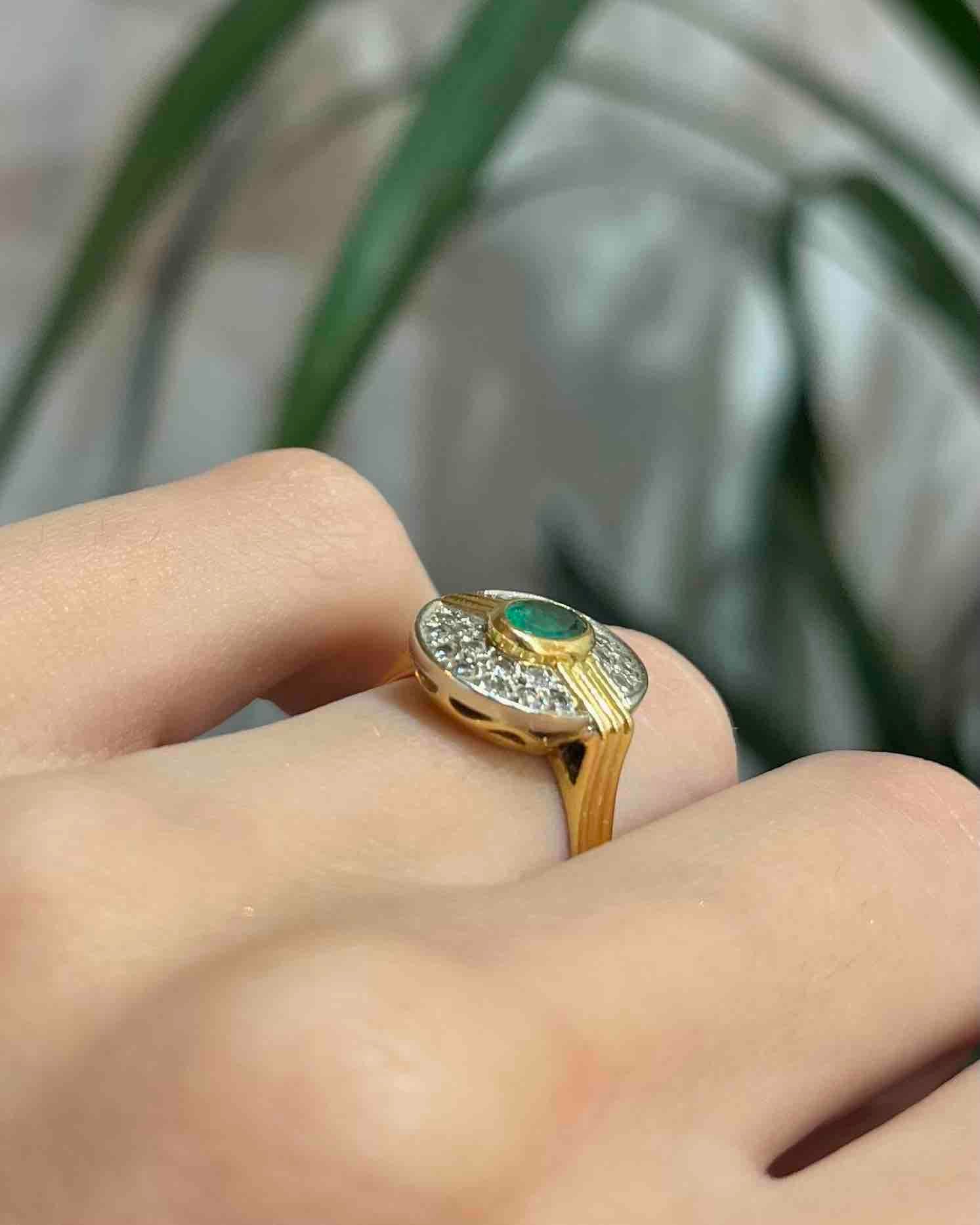 Bague style Art - déco Emeraude et 22 Diamants "Orlane" - Elliade Paris