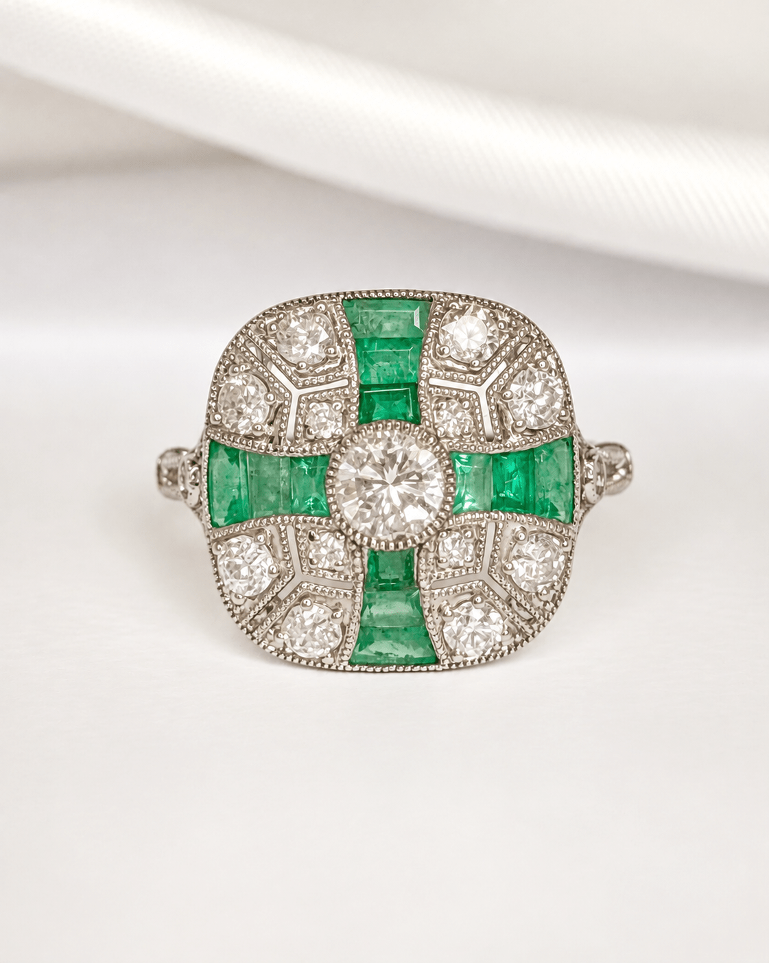 Bague Style Art-Déco Émeraudes 0.45 carat &amp; Diamants 0.82 carat "Aliénor" - Elliade Paris