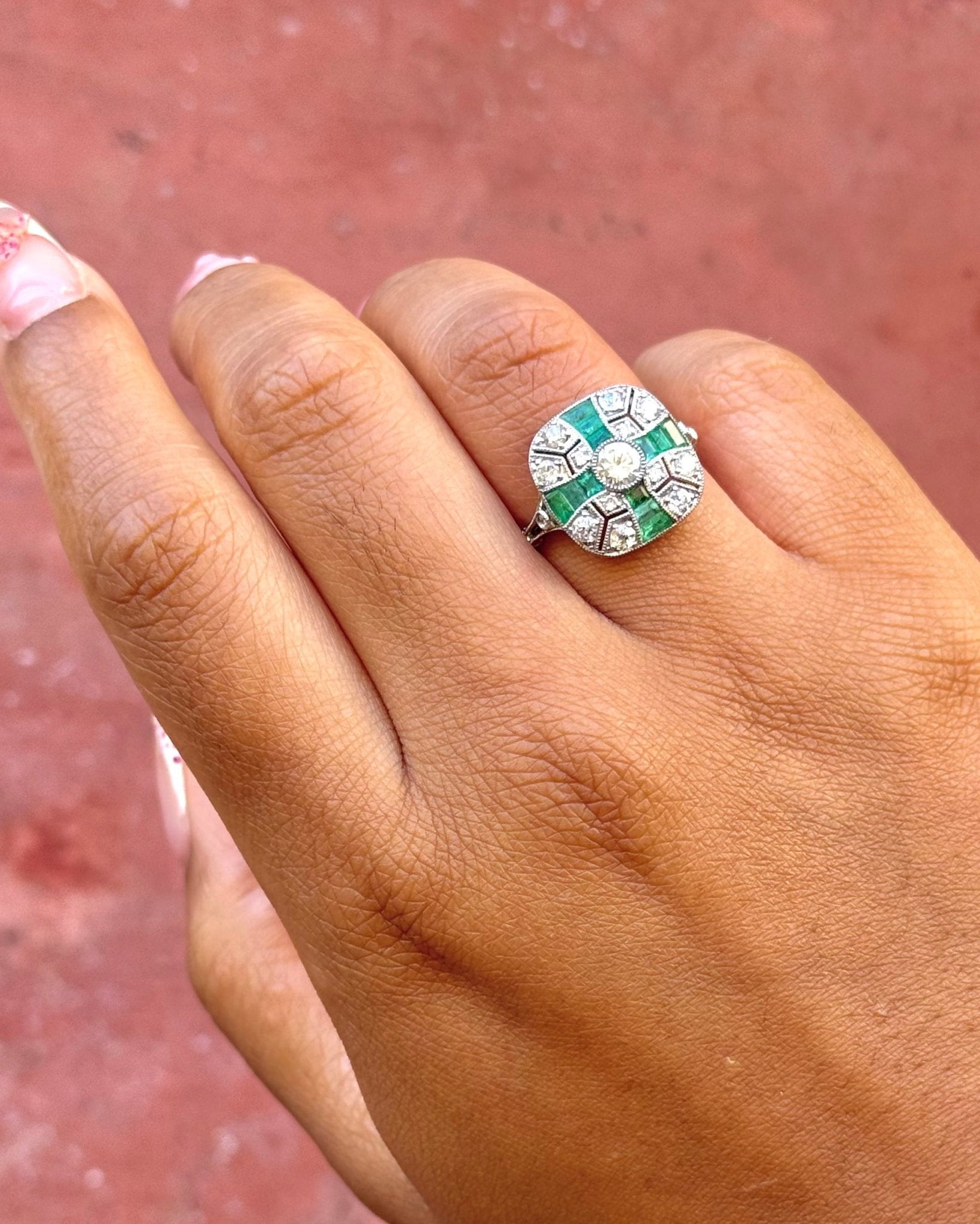 Bague Style Art-Déco Émeraudes 0.45 carat &amp; Diamants 0.82 carat "Aliénor" - Elliade Paris