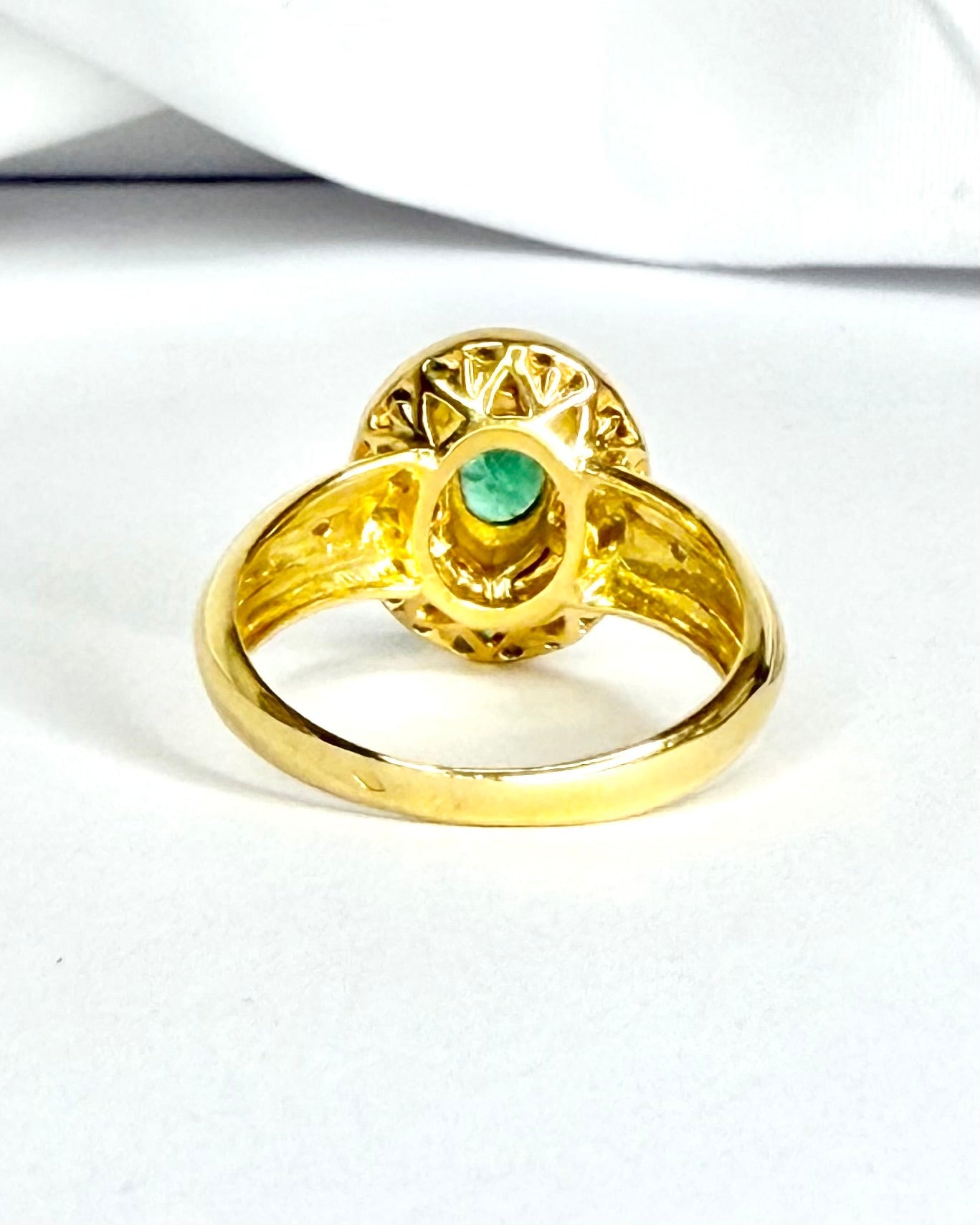 Bague Style Art - Déco Émeraudes 0.50 carat &amp; 16 Diamants "Diana" - Elliade Paris