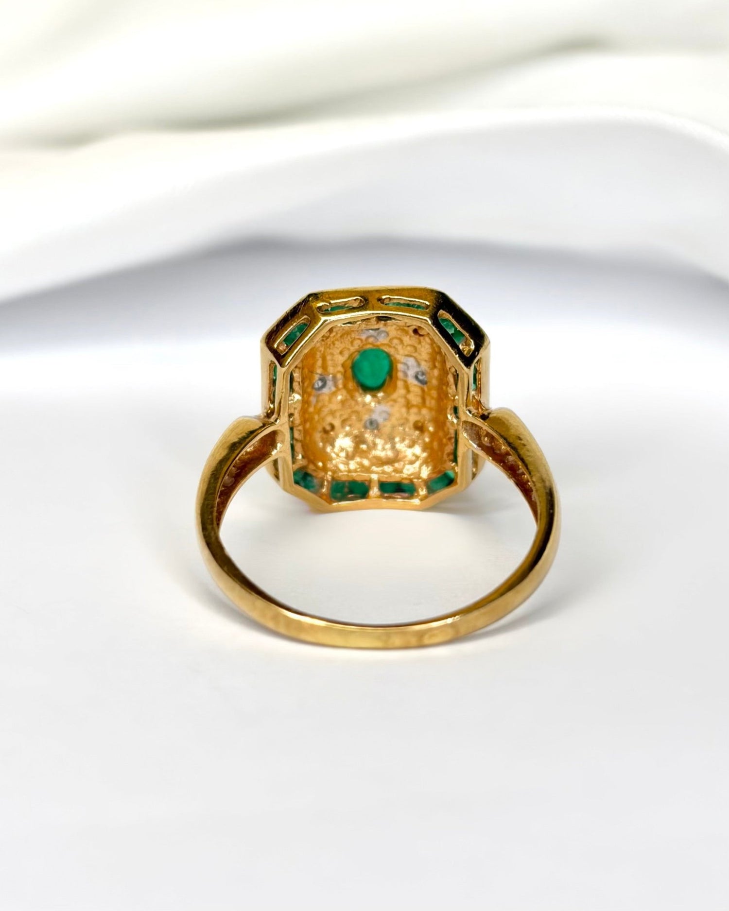 Bague Style Art - Déco Émeraudes 0.87 carat &amp; Diamants "Edith" - Elliade Paris