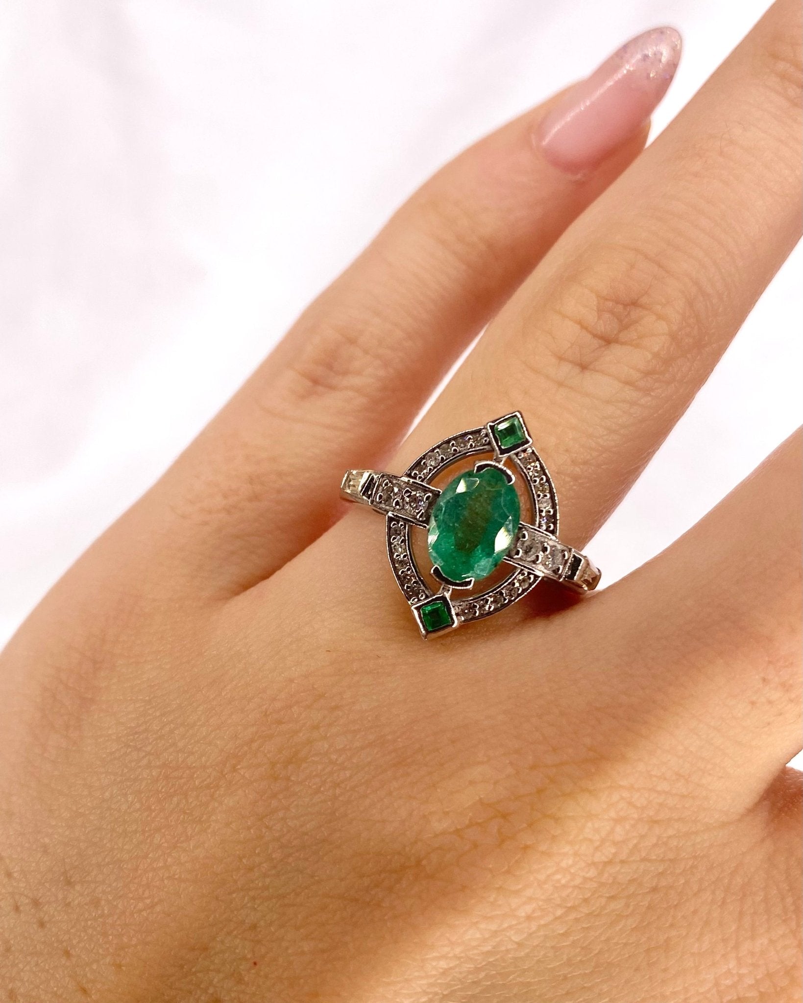 Bague Style Art Déco Émeraudes 1.64 carat &amp; Diamants 0.34 carat "Valentine" - Elliade Paris