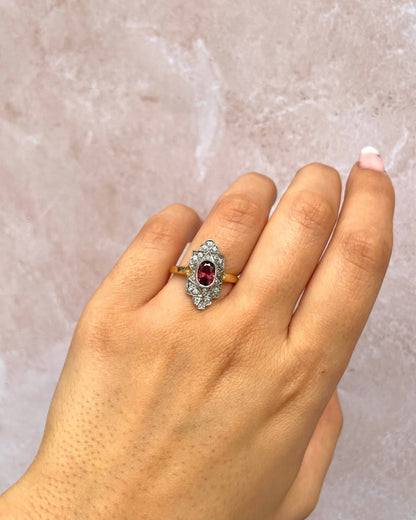 Bague Style Art - Déco Grenat 1.10 carat &amp; Diamants 0.40 carat "Ornella" - Elliade Paris