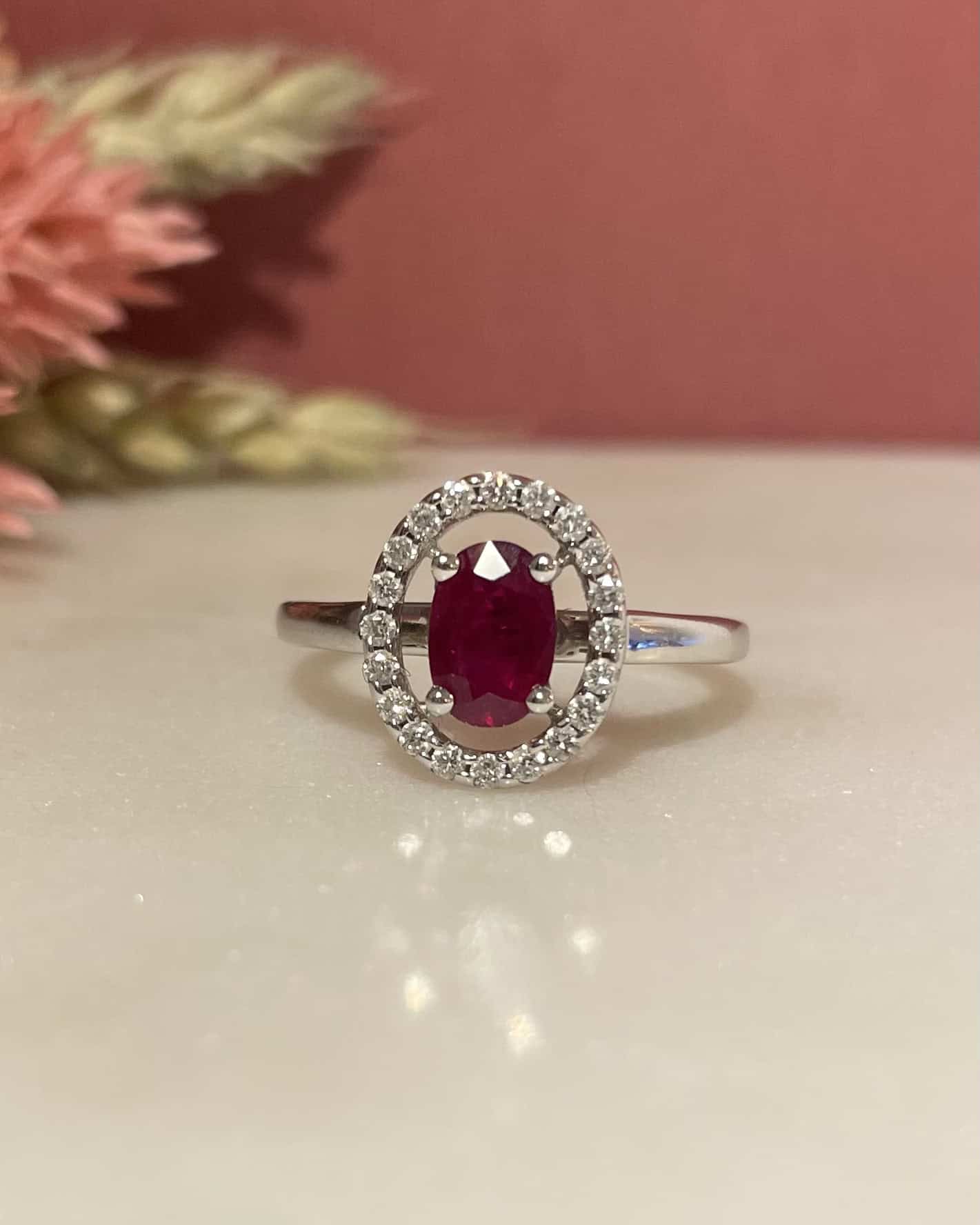 Bague Style Art - Déco Marguerite Rubis et 20 Diamants "Slovène" - Elliade Paris