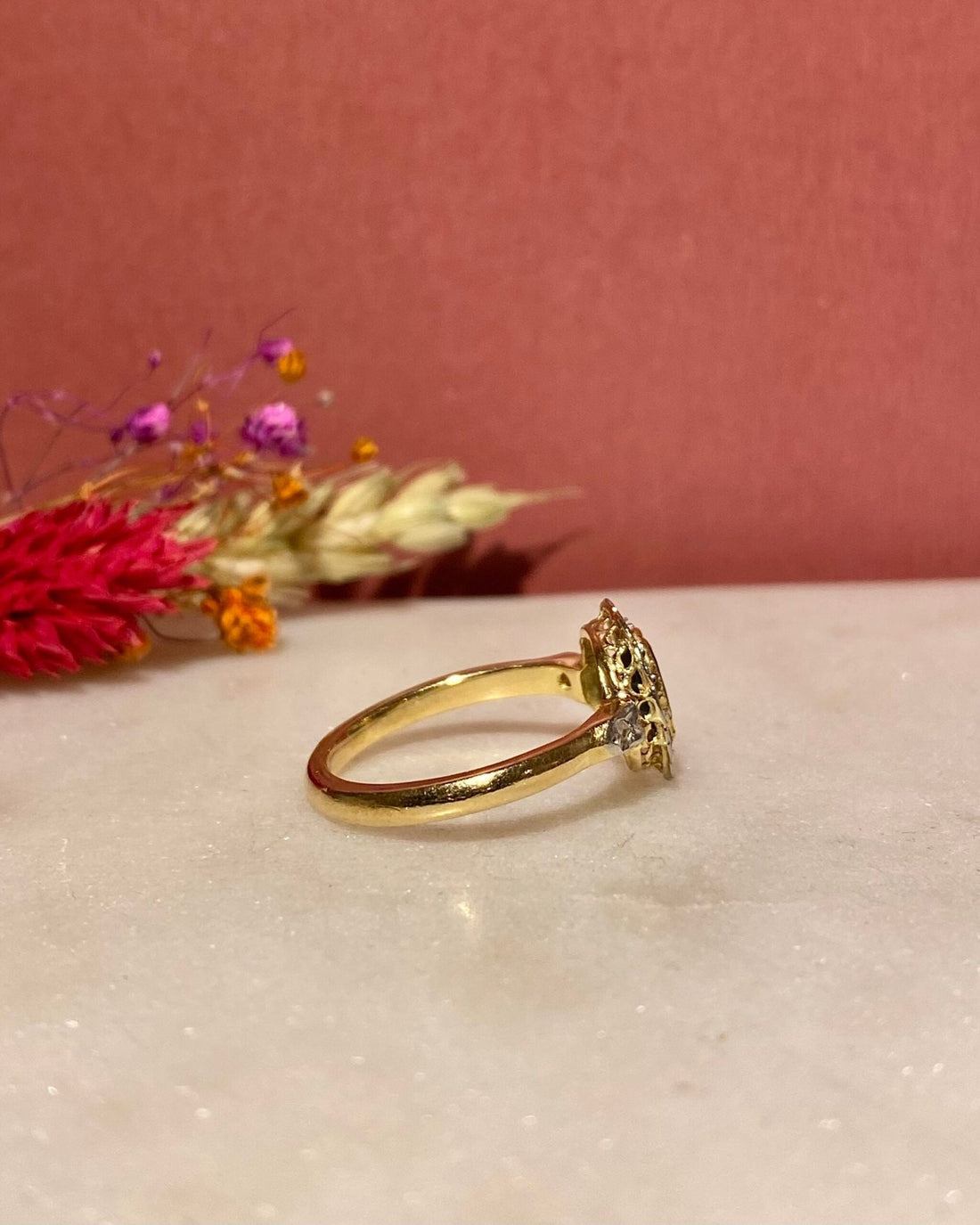 Bague Style Art - Déco Marguerite Saphir &amp; Diamants &quot;Luenna&quot; - Elliade Paris