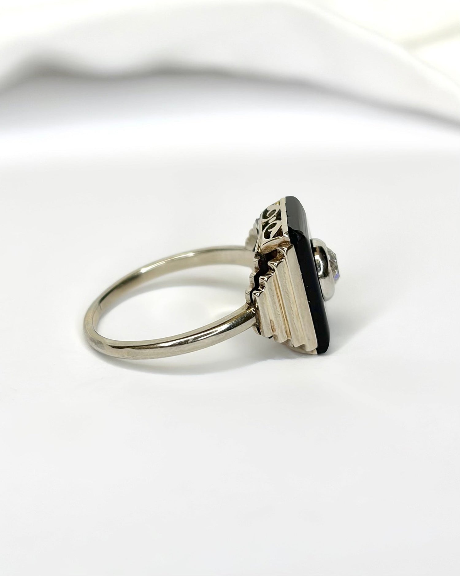 Bague Style Art - Déco Onyx &amp; Diamant "Elisa" - Elliade Paris