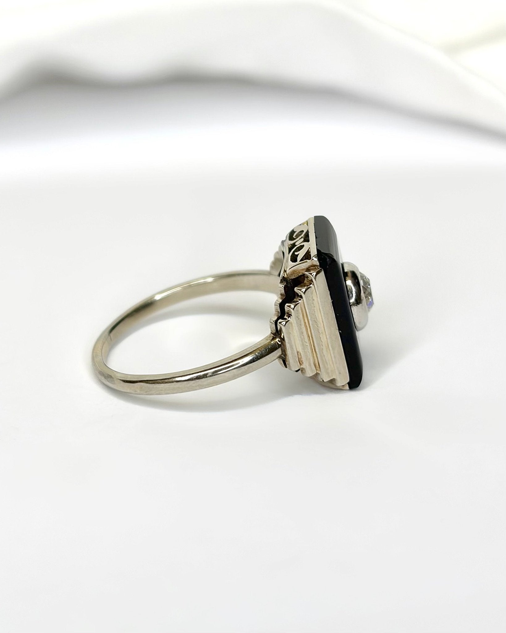 Bague Style Art - Déco Onyx &amp; Diamant "Elisa" - Elliade Paris