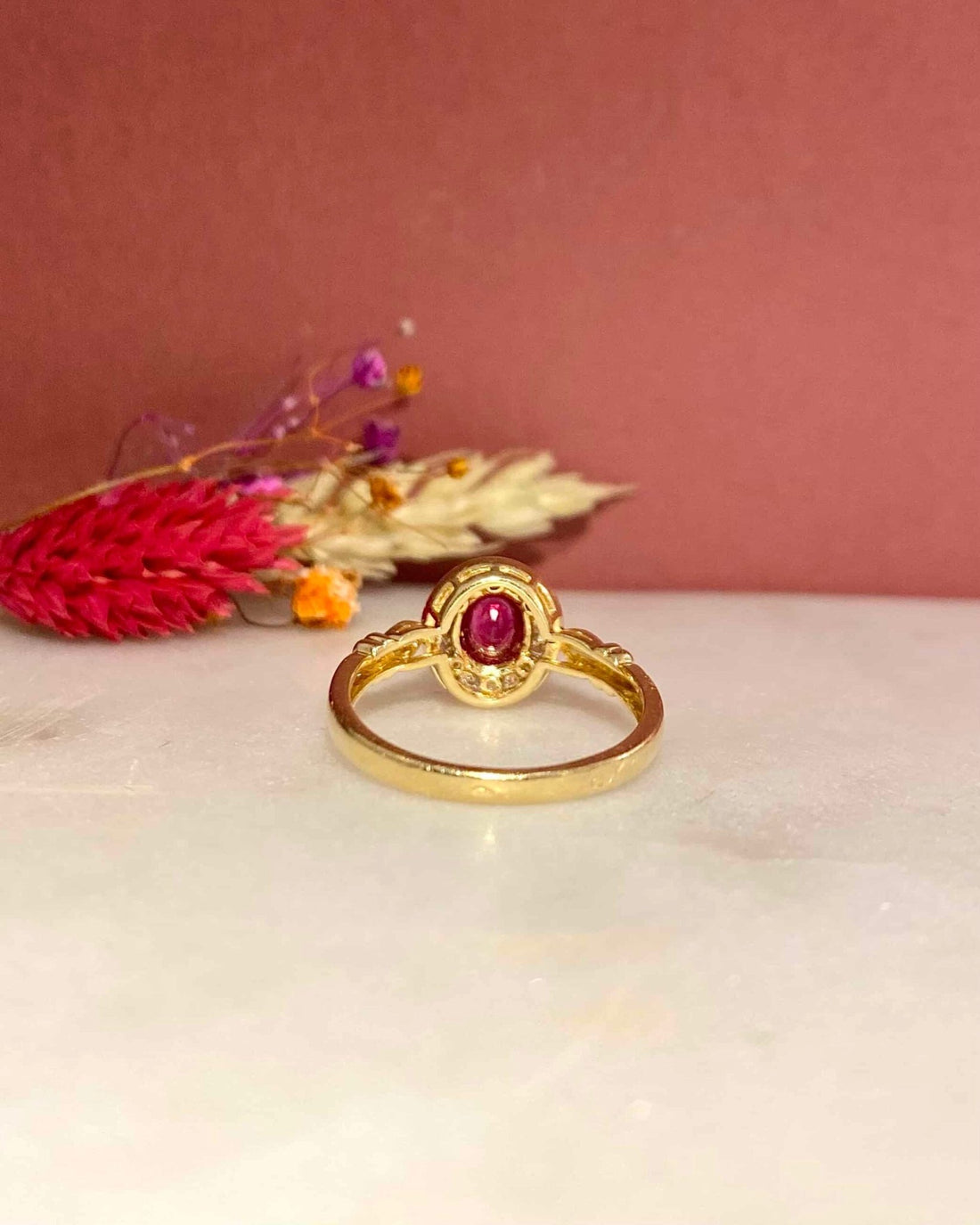 Bague Style Art - Déco Rubis 0.35 carat et Diamants &quot;Carly&quot; - Elliade Paris