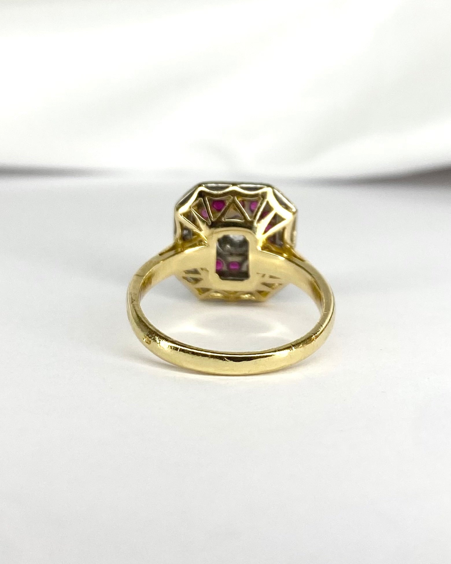 Bague Style Art Déco Rubis 0.42 carat &amp; Diamants 0.37 carat "Solange" - Elliade Paris