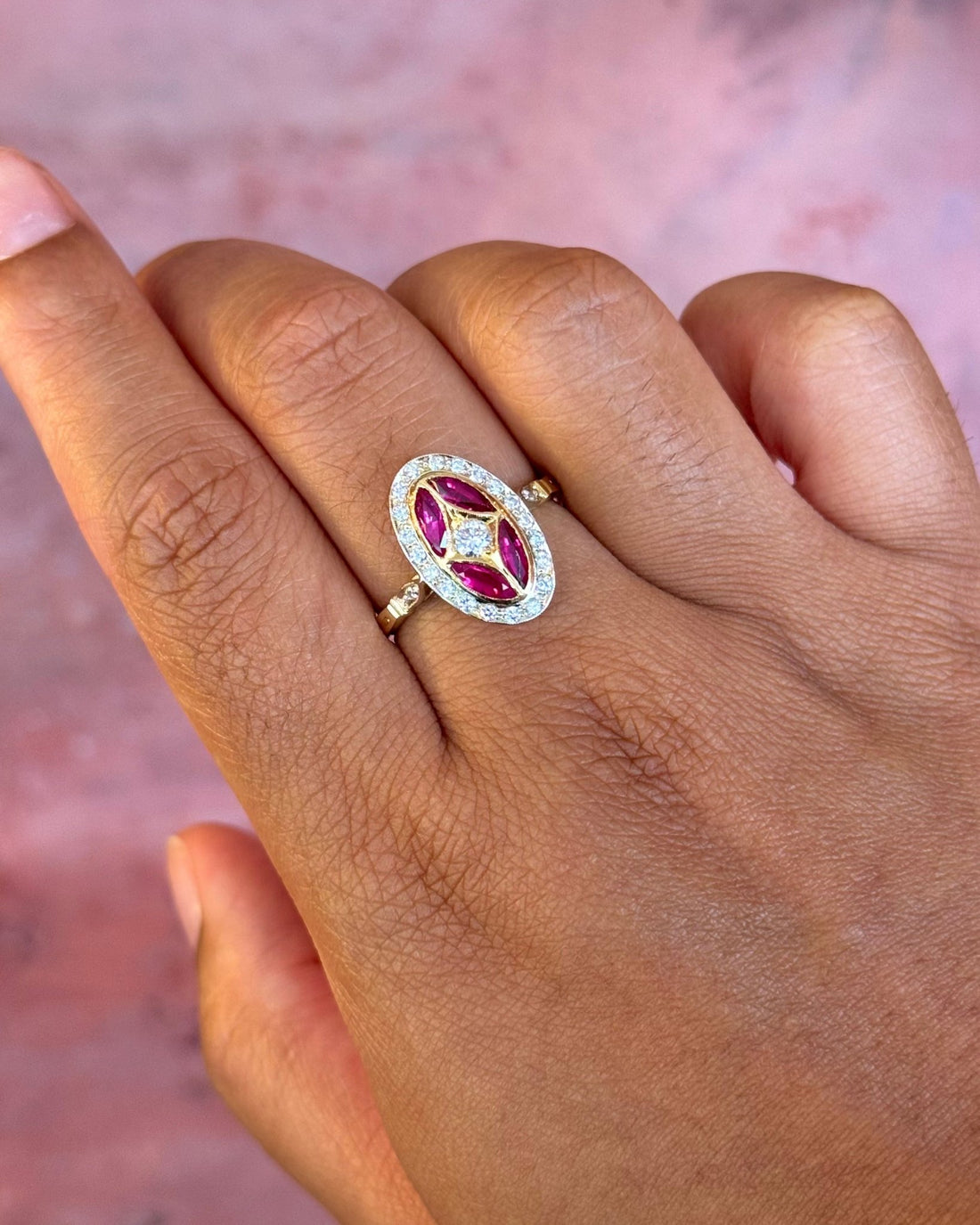 Bague Style Art-Déco Rubis 0.52 carat &amp; Diamants 0.37 carat "Céline" - Elliade Paris