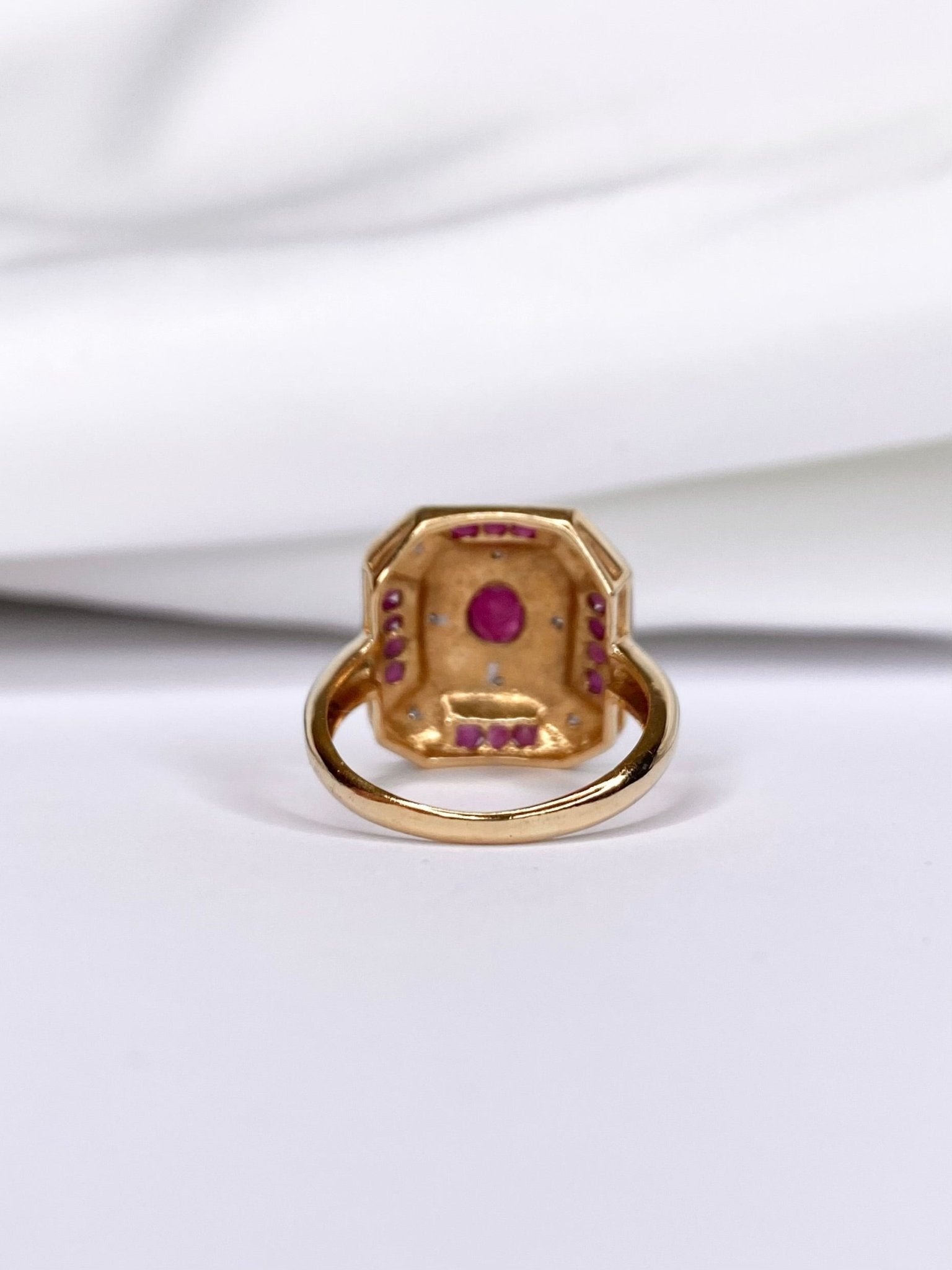 Bague Style Art Déco Rubis 0.90 carat &amp; Diamants "Florence" - Elliade Paris