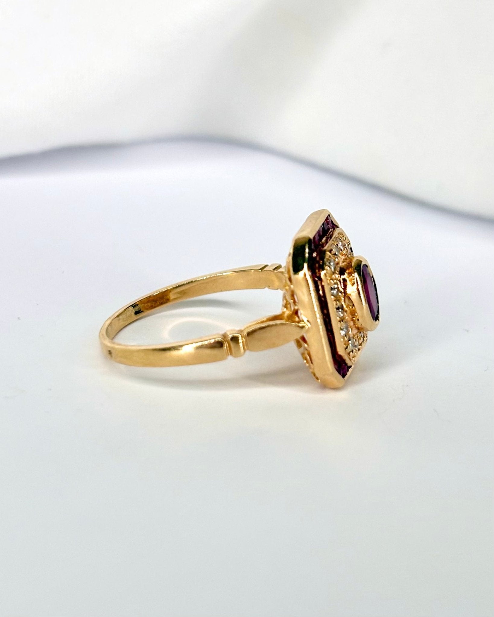 Bague Style Art - Déco Rubis 1.34 carat &amp; Diamants "Sylivia" - Elliade Paris