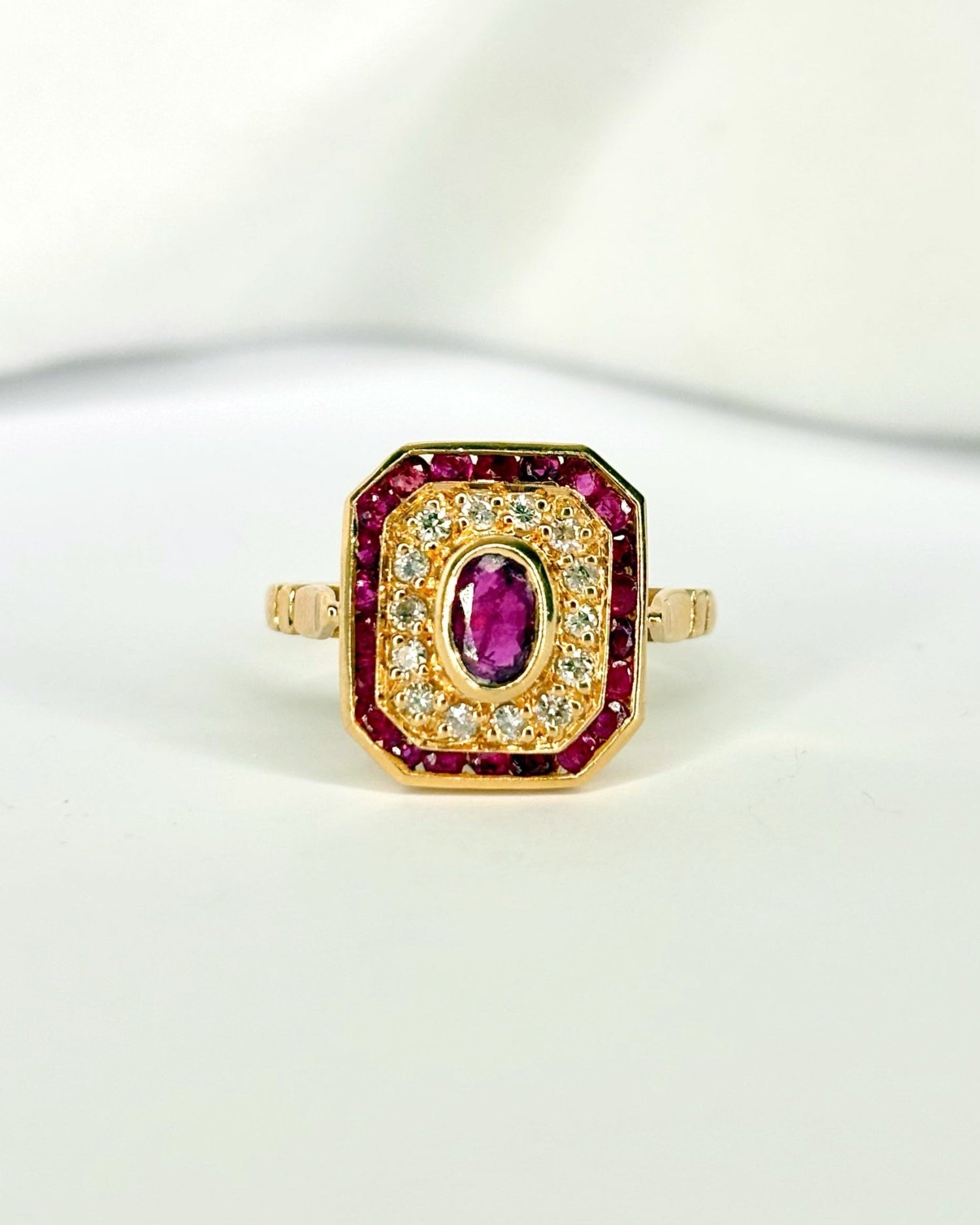 Bague Style Art - Déco Rubis 1.34 carat &amp; Diamants "Sylivia" - Elliade Paris
