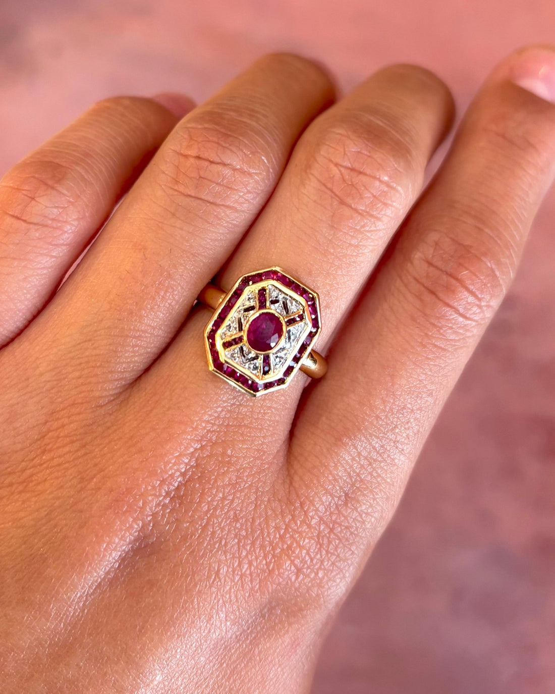 Bague Style Art-Déco Rubis 1.64 carat &amp; Diamants "Lana" - Elliade Paris