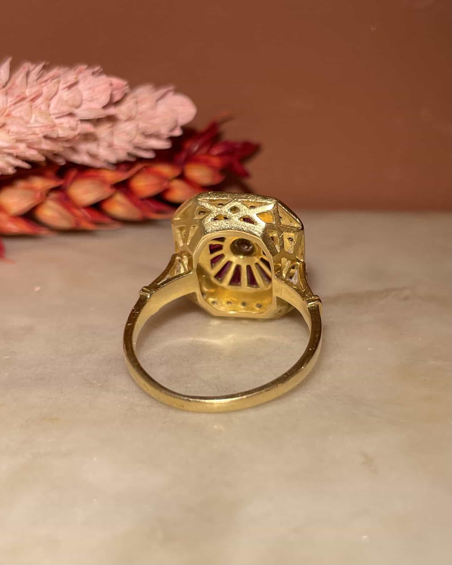 Bague style Art - déco Rubis &amp; 27 Diamants "Annabella" - Elliade Paris