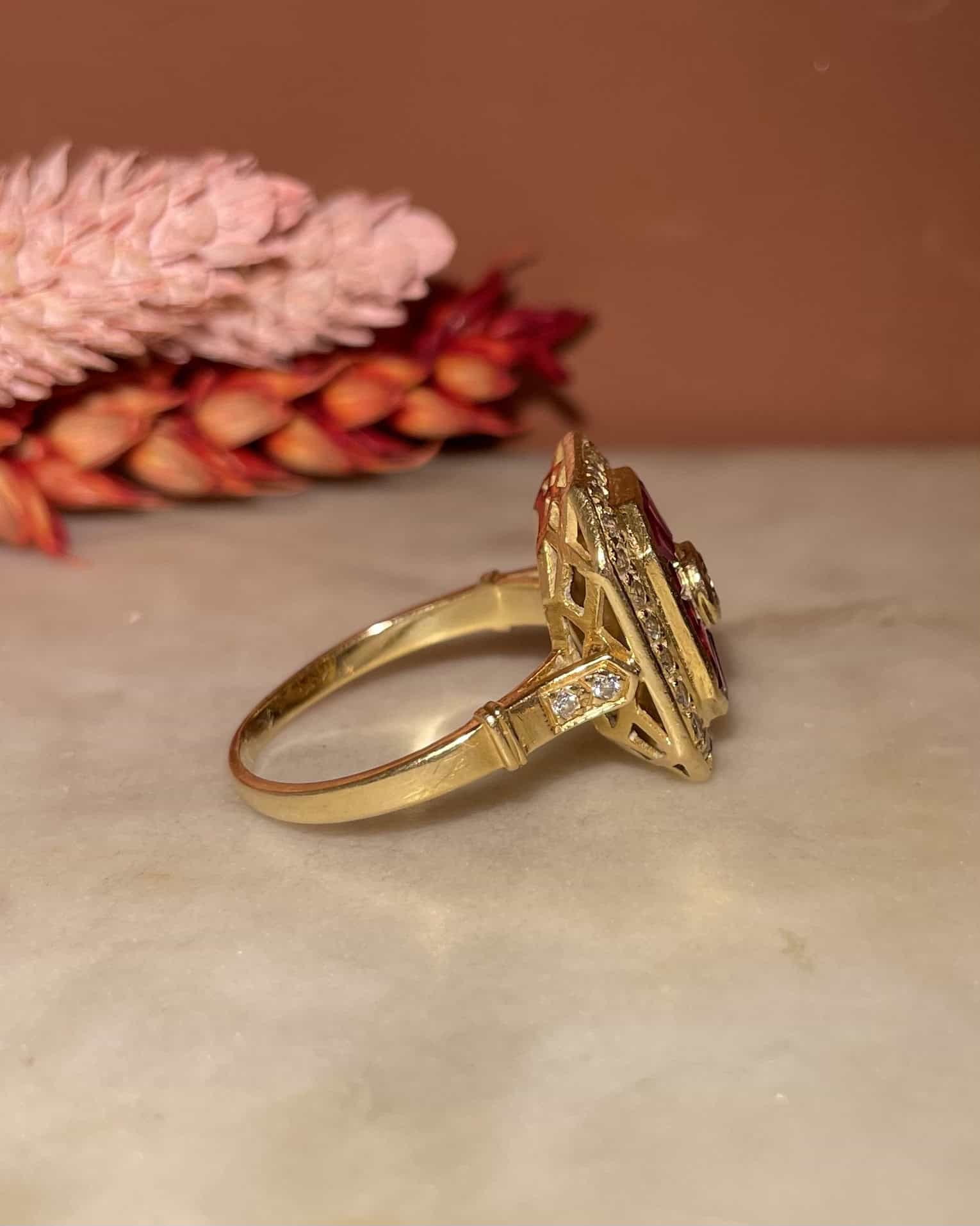 Bague style Art - déco Rubis &amp; 27 Diamants "Annabella" - Elliade Paris