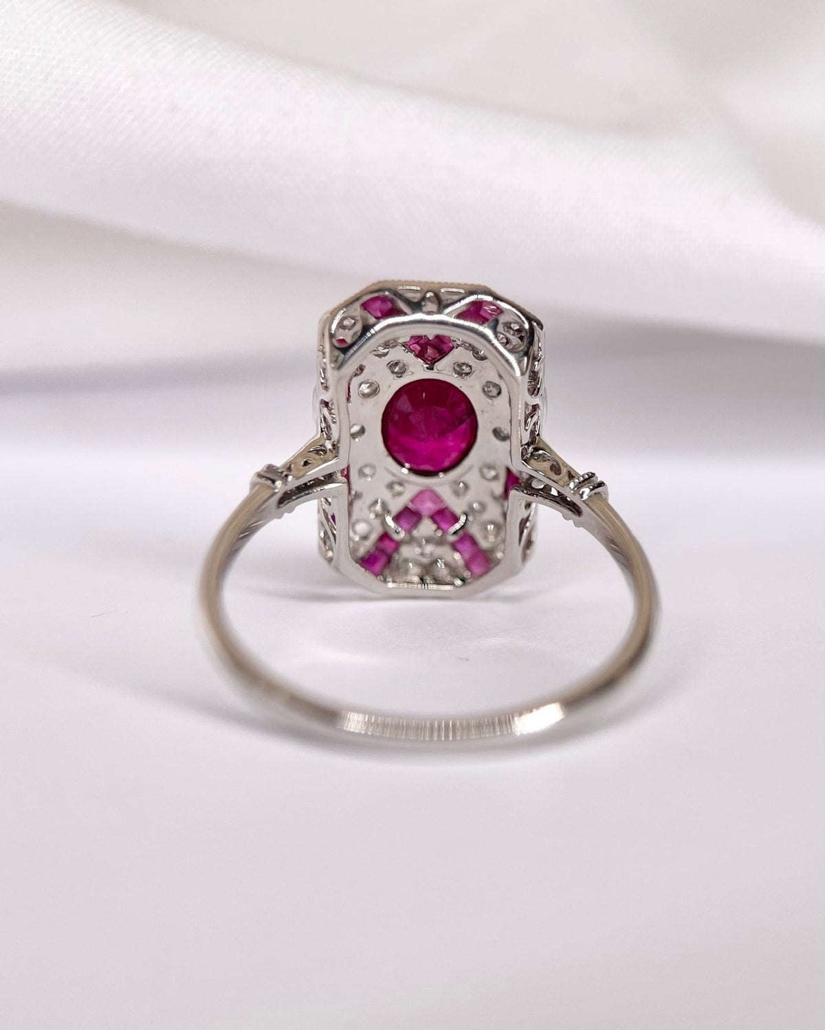 Bague Style Art-Déco Rubis Birman 1.41 carat &amp; Diamants 0.27 carat "Genevieve" - Elliade Paris