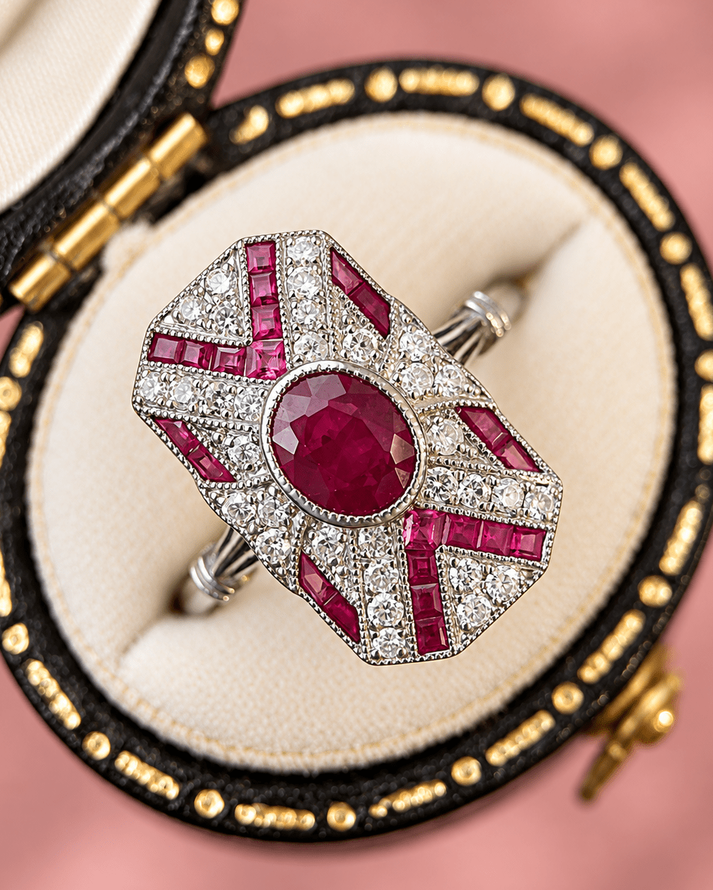 Bague Style Art-Déco Rubis Birman 1.41 carat &amp; Diamants 0.27 carat "Genevieve" - Elliade Paris