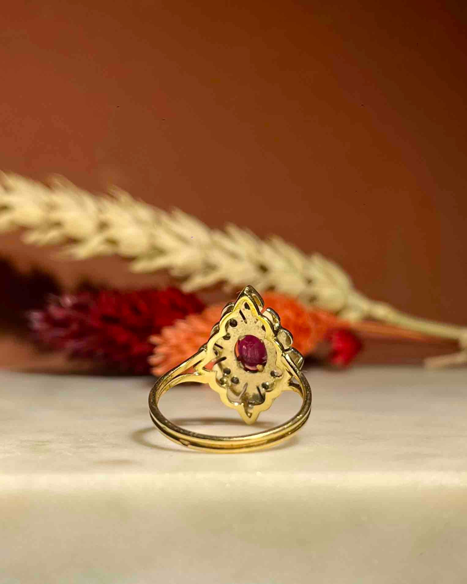 Bague style Art - déco Rubis &amp; Diamants "Adriana" - Elliade Paris