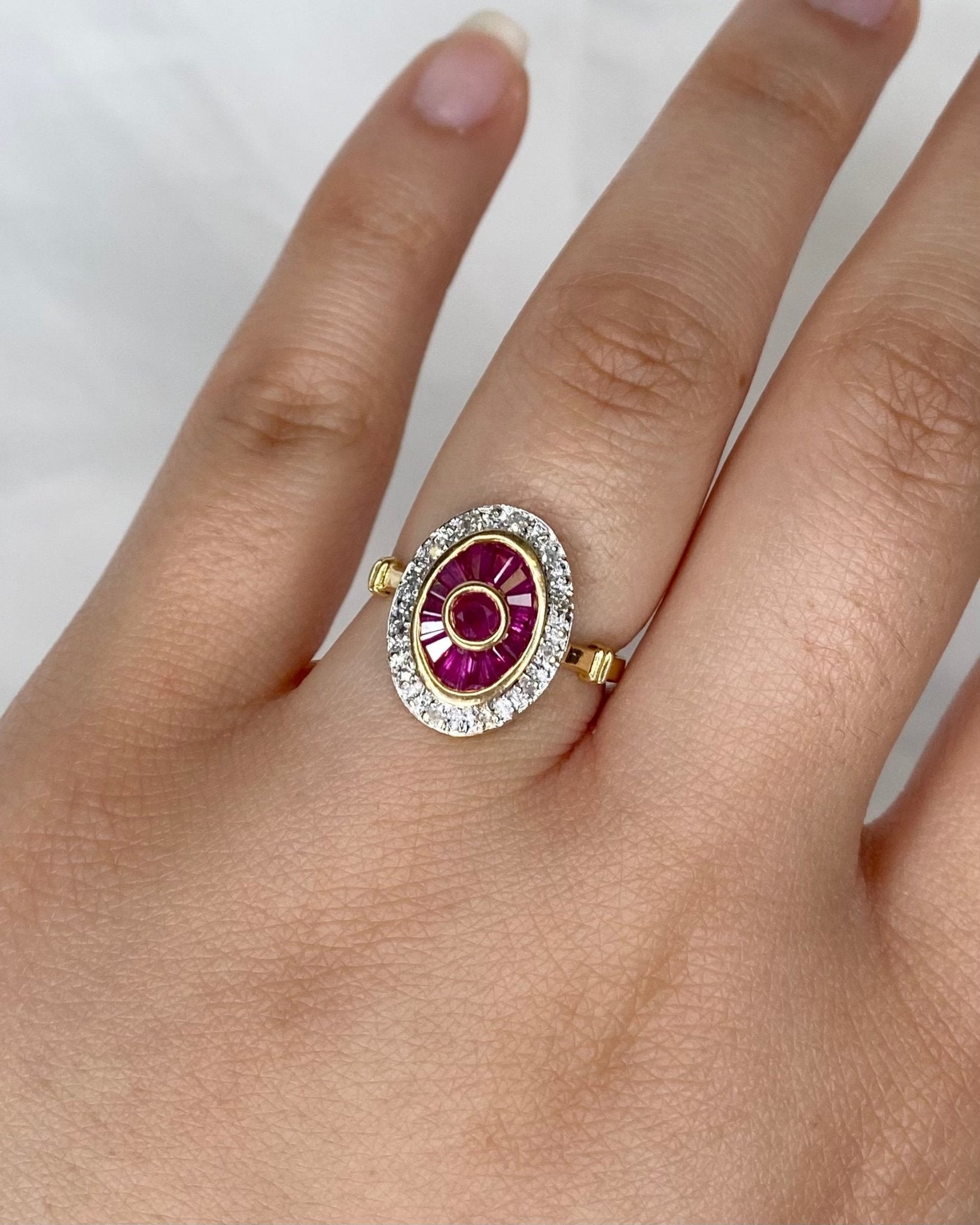 Bague style Art - déco Rubis &amp; Diamants "Fiona" - Elliade Paris
