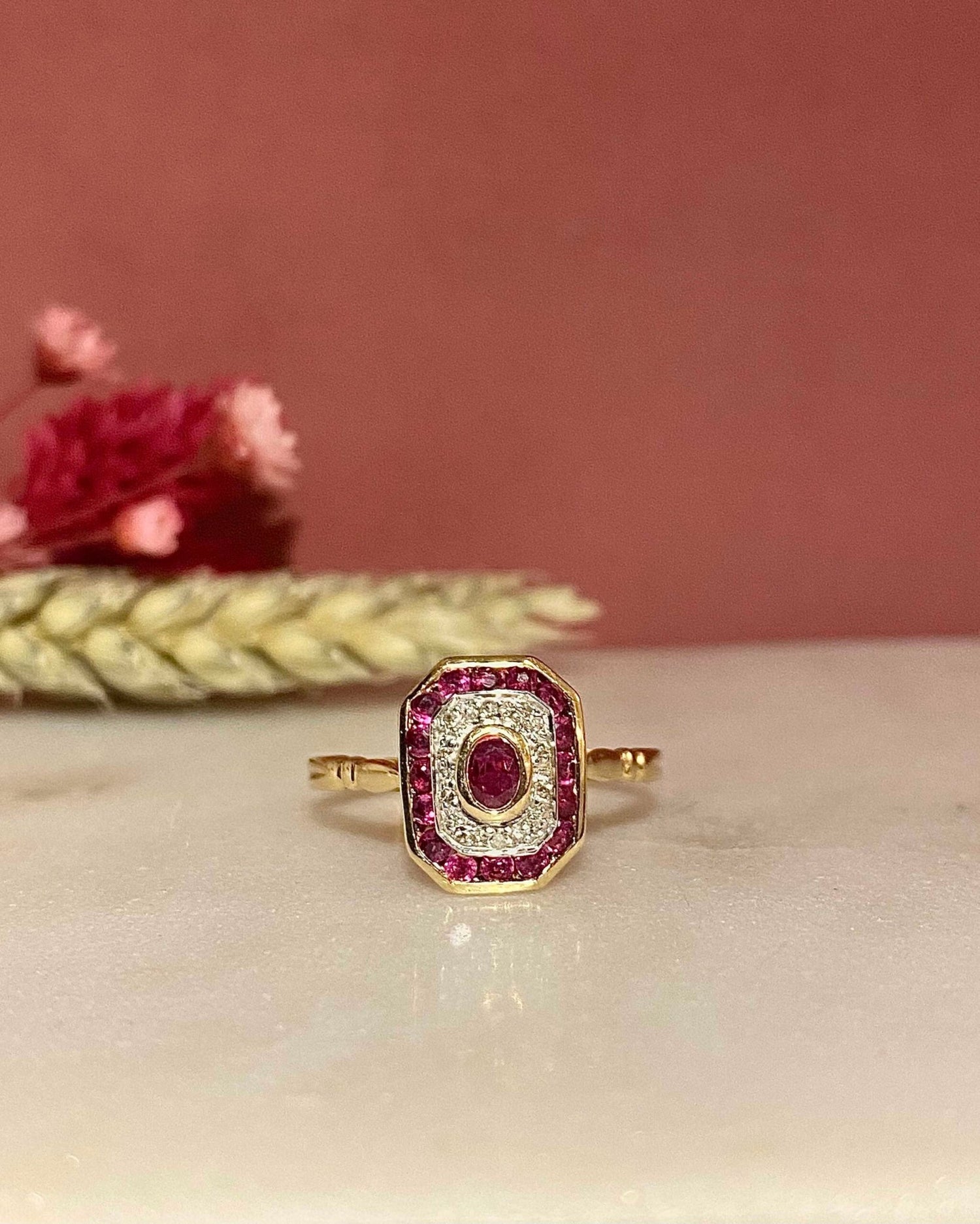 Bague style Art - déco Rubis &amp; Diamants &quot;Justinia&quot; - Elliade Paris