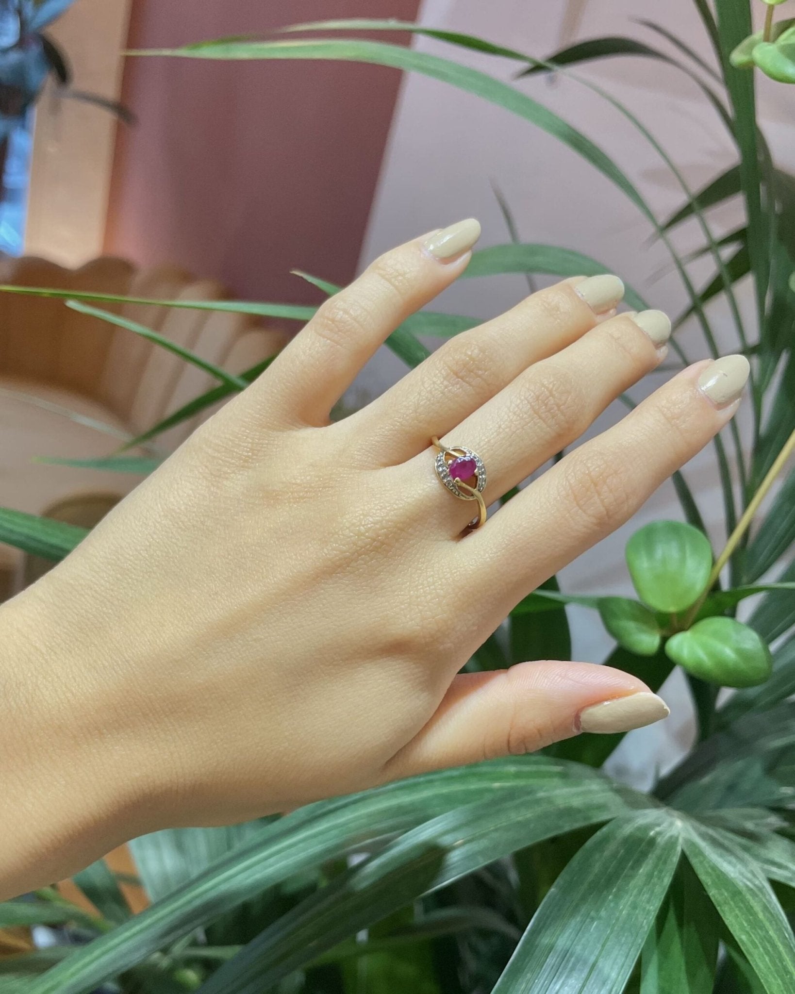 Bague style Art - déco Rubis et 6 Diamants "Everette" - Elliade Paris