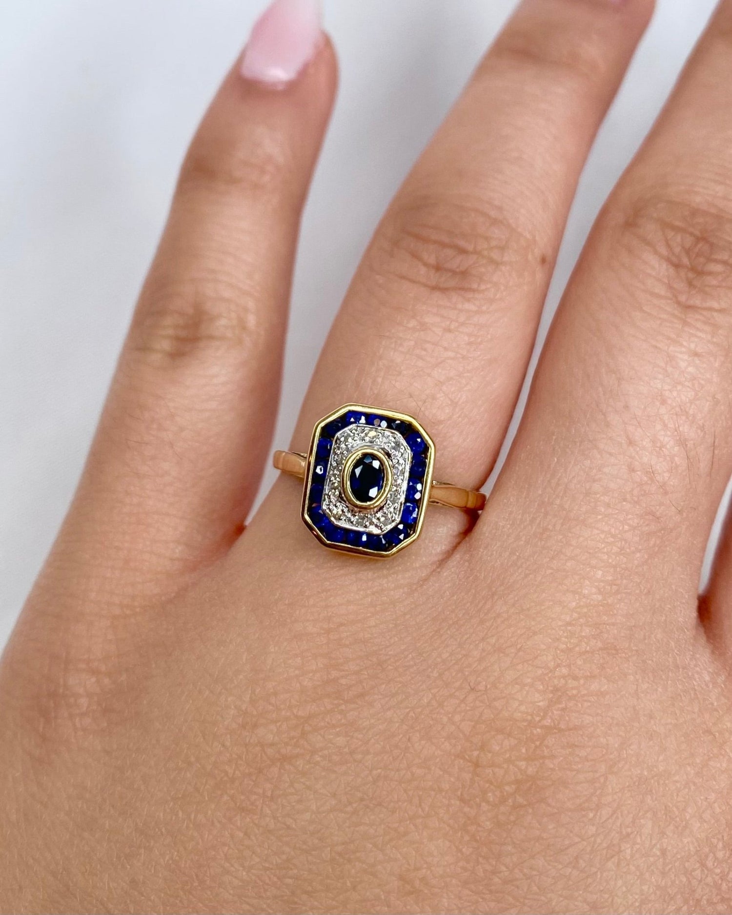 Bague Style Art Déco Saphir 0.42 carat &amp; Diamants "Aby" - Elliade Paris