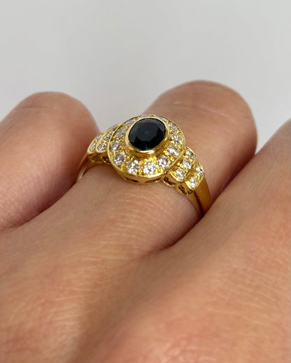 Bague Style Art déco Saphir 0.60 carat &amp; 22 Diamants "Gina" - Elliade Paris