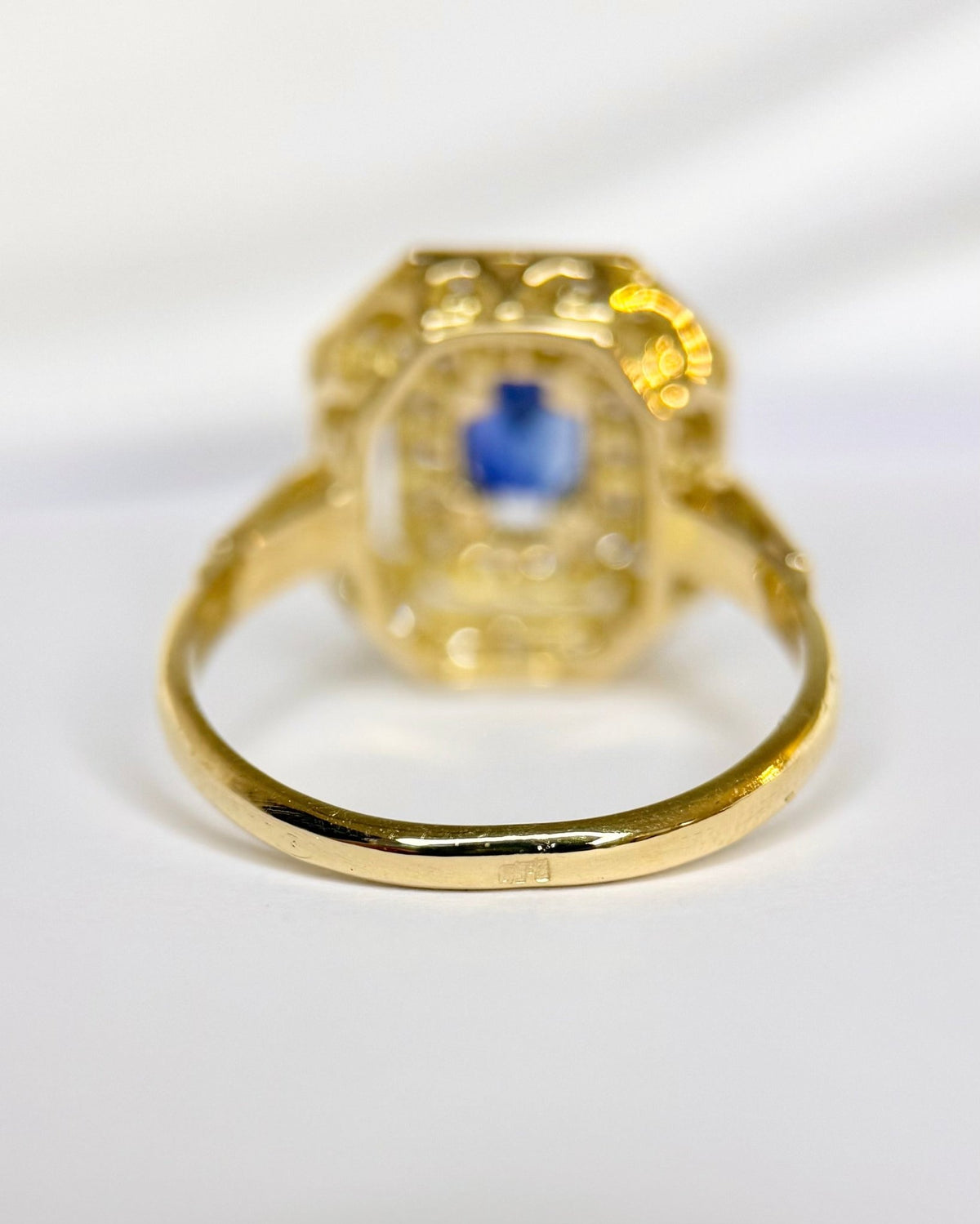 Bague Style Art-Déco Saphir 0.70 carat &amp; Diamants 0.80 carat "Laurine" - Elliade Paris