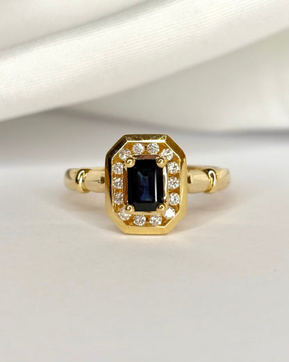 Bague Style Art Déco Saphir 0.72 carat &amp; Diamants "Taylor" - Elliade Paris