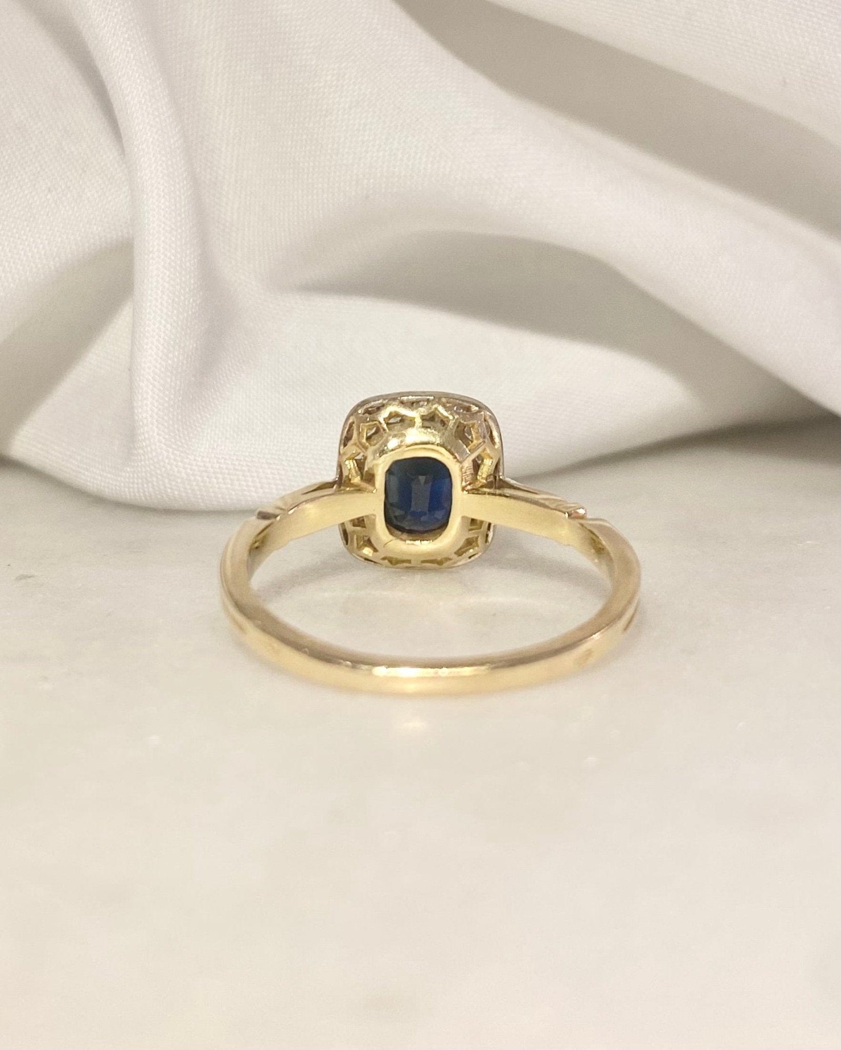 Bague style Art - Déco Saphir 0.75 carat &amp; Diamants "Séraphine" - Elliade Paris