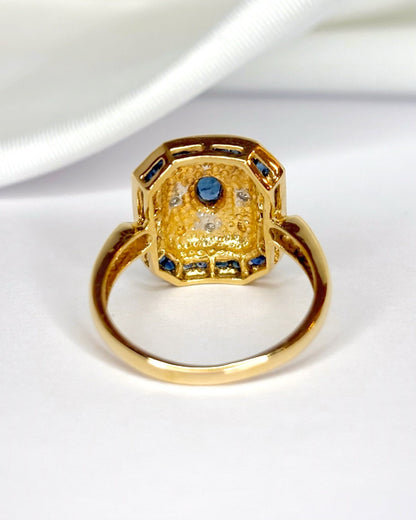 Bague Style Art - Déco Saphir 0.97 carat, Diamants &amp; Or 4,1g "Abigaelle" - Elliade Paris